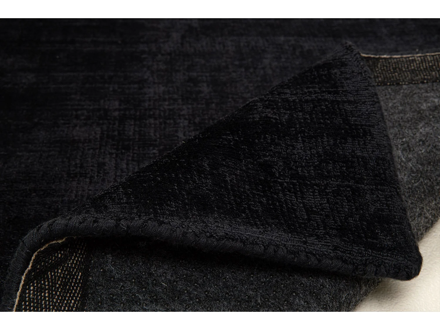 Tapis en viscose tissé à la main 85x155 cm noir Shine