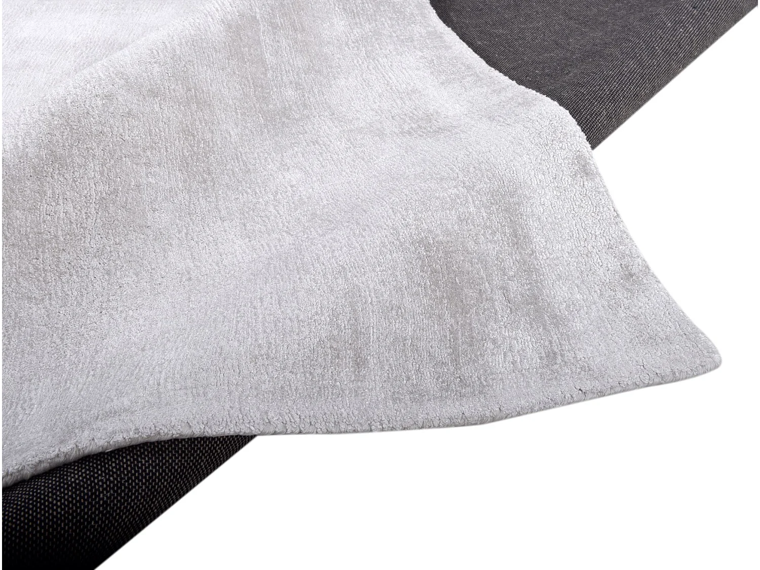 Tapis en viscose tissé à la main 65x135 cm argent Shine