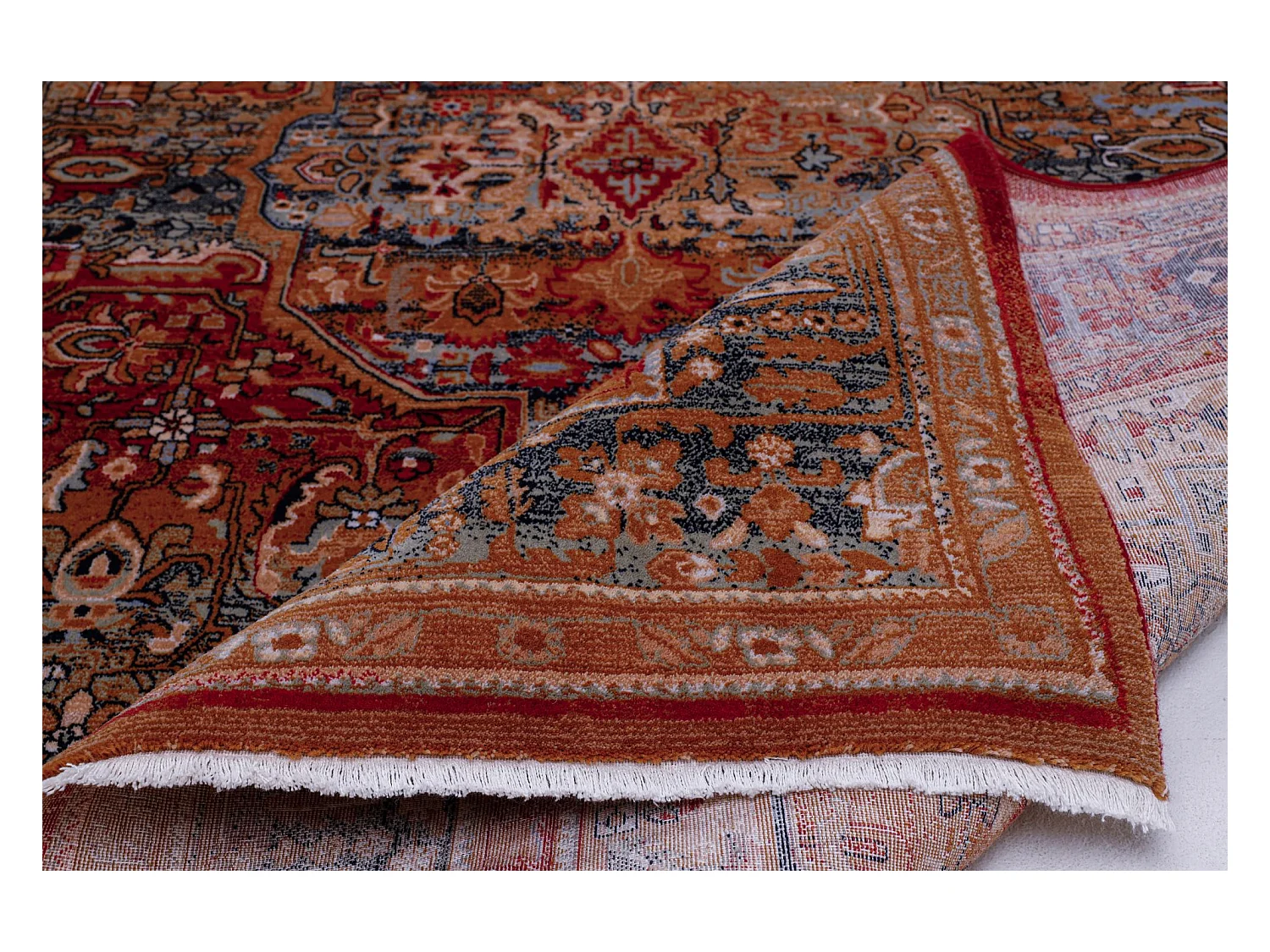 Gewebter Orienteppich aus Wolle 120x145 cm Rot Saharna