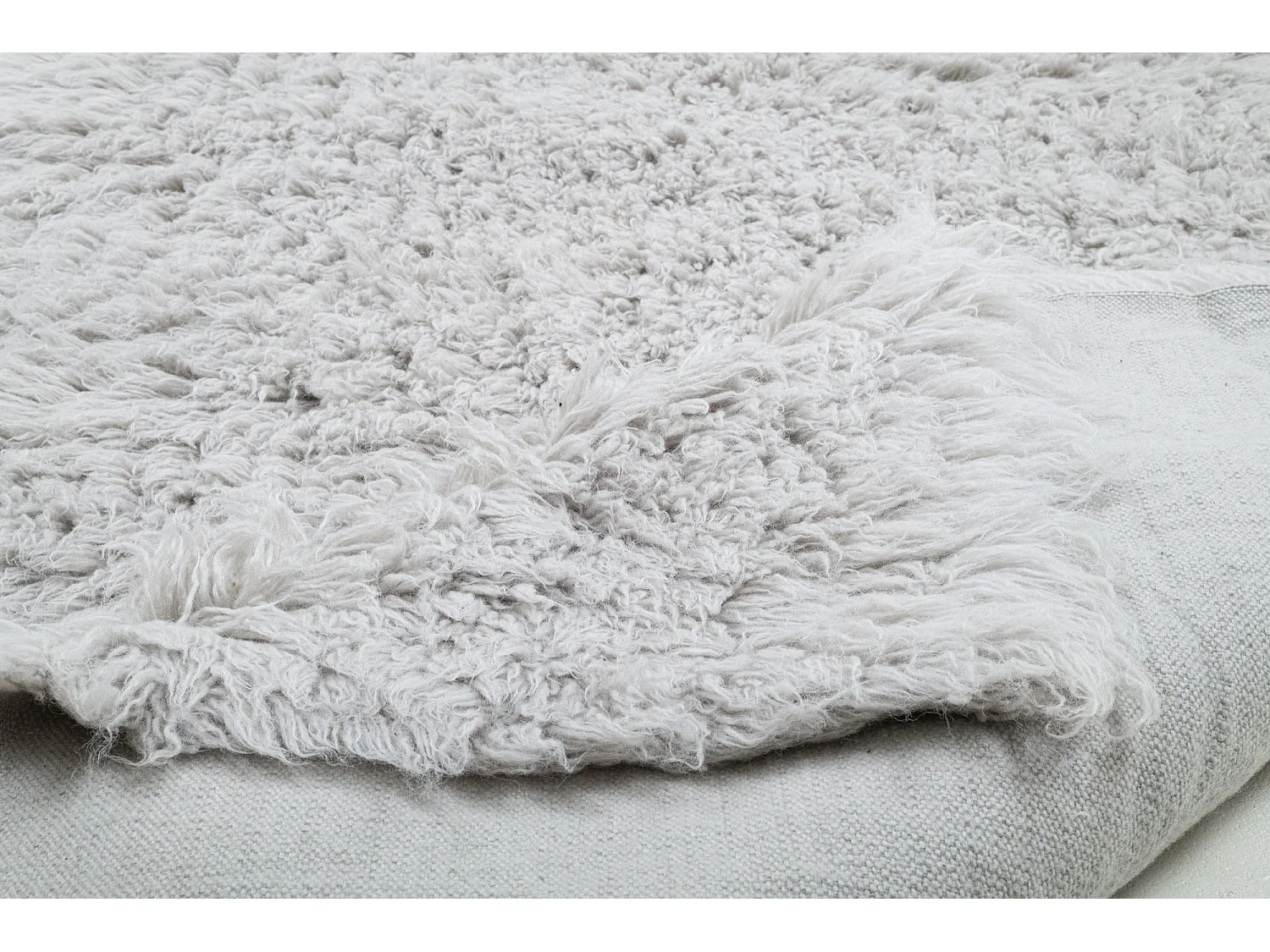 Tapis shaggy en laine naturelle tissé à la main  140x190 cm gris Fluffy