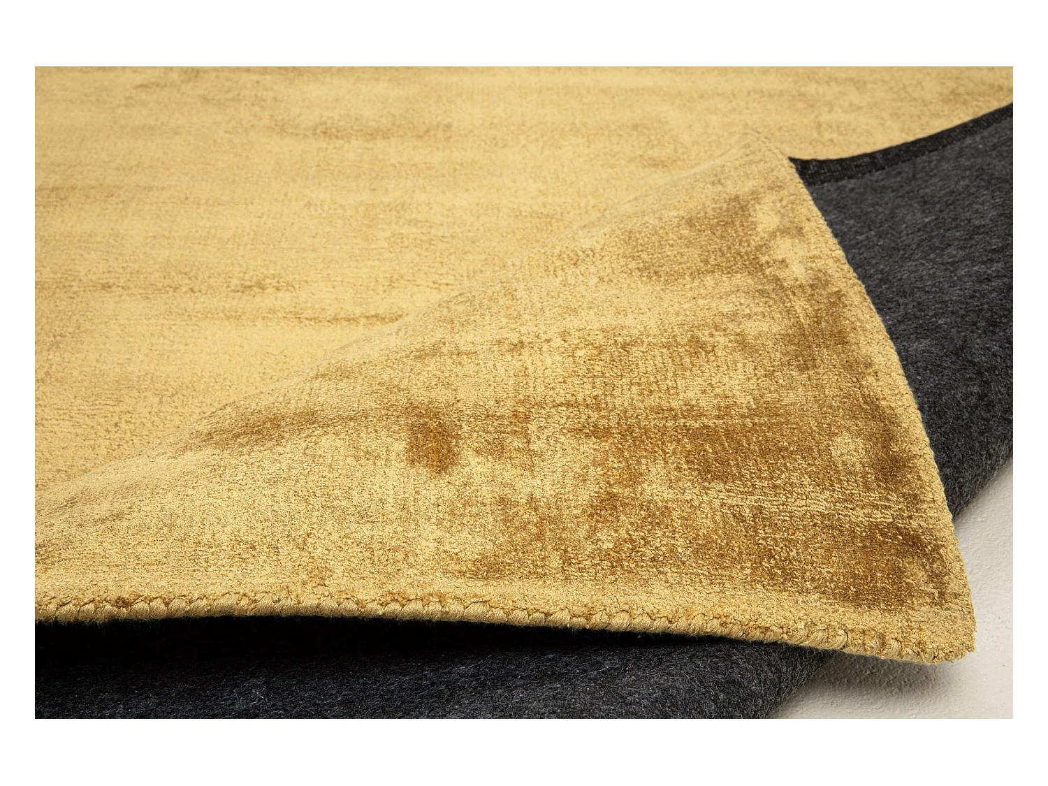 Handgewebter Viskoseteppich 190x290 cm Camel Shine