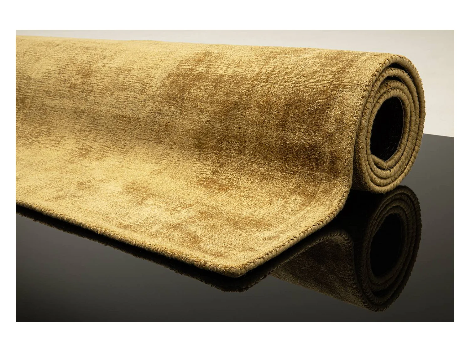 Tapis en viscose tissé à la main 85x155 cm camel Shine
