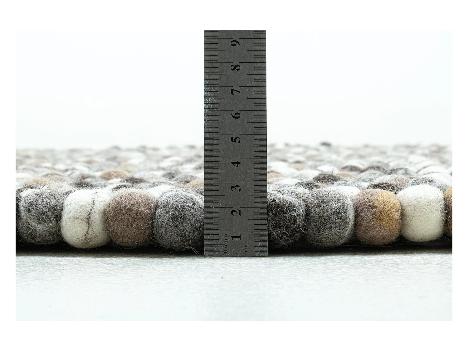 Tapis en boules de feutre fait main 190x190 cm natural multi Felty 2.2