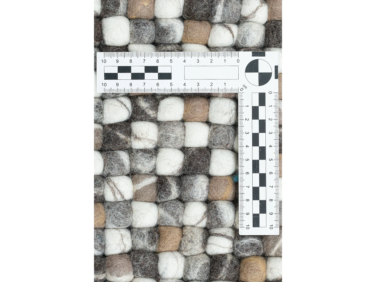 Handgearbeiteter Filzkugelteppich 70x270 cm Natur Multi Felty 2.2