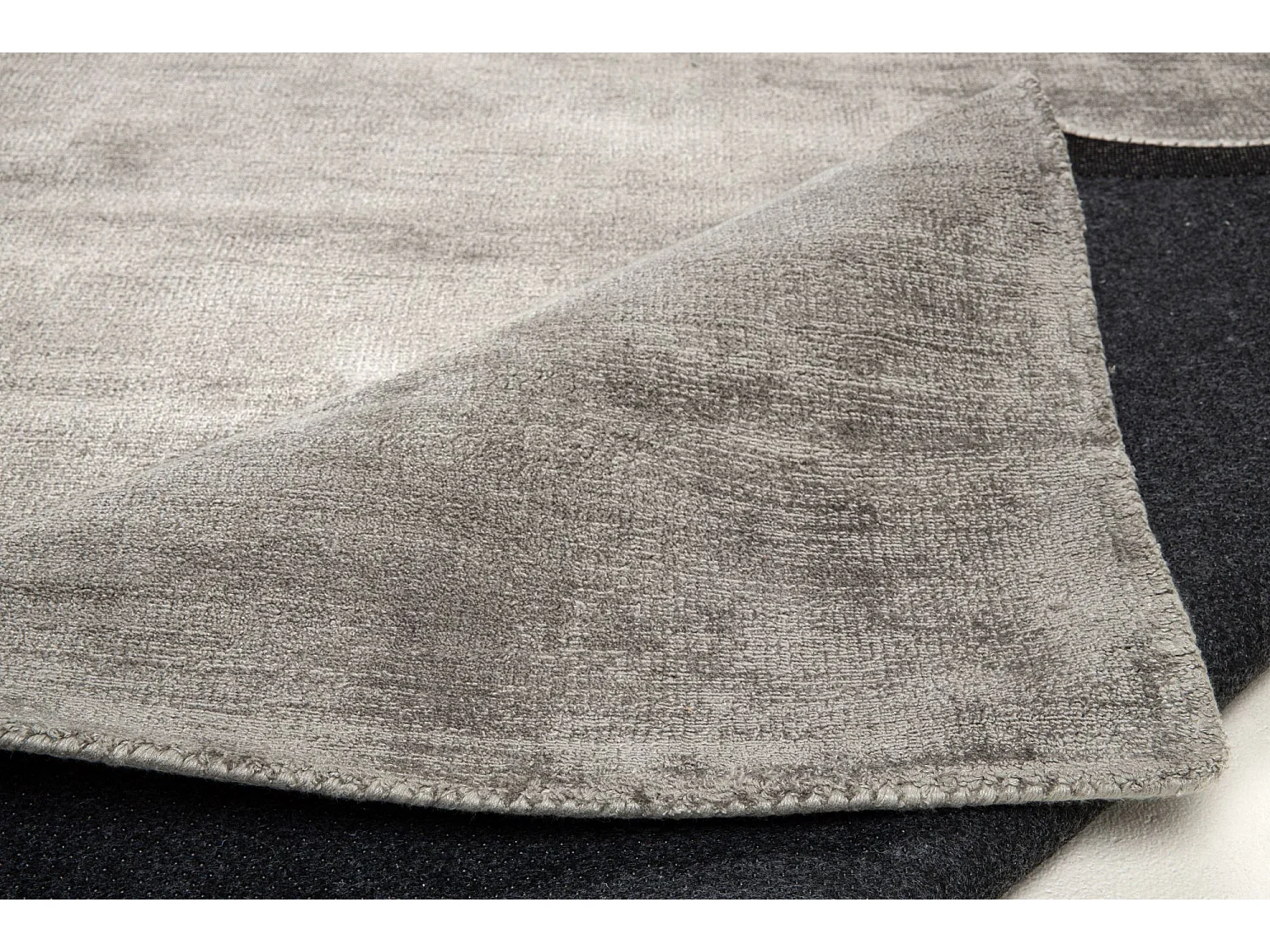 Tapis en viscose tissé à la main 65x135 cm gris Shine