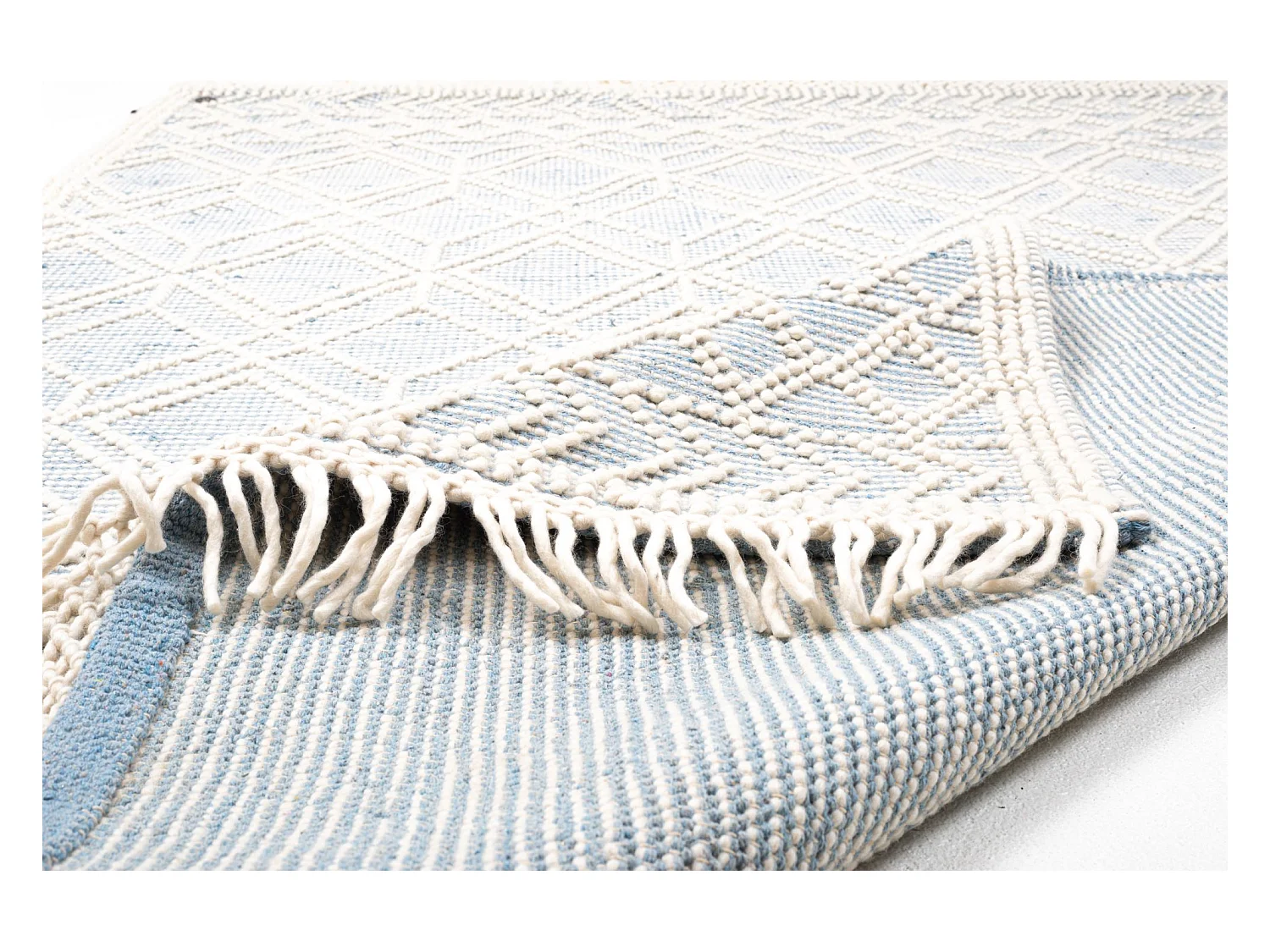 Tapis tissé à la main au design ethnique  190x290 cm bleu Colored Macrame
