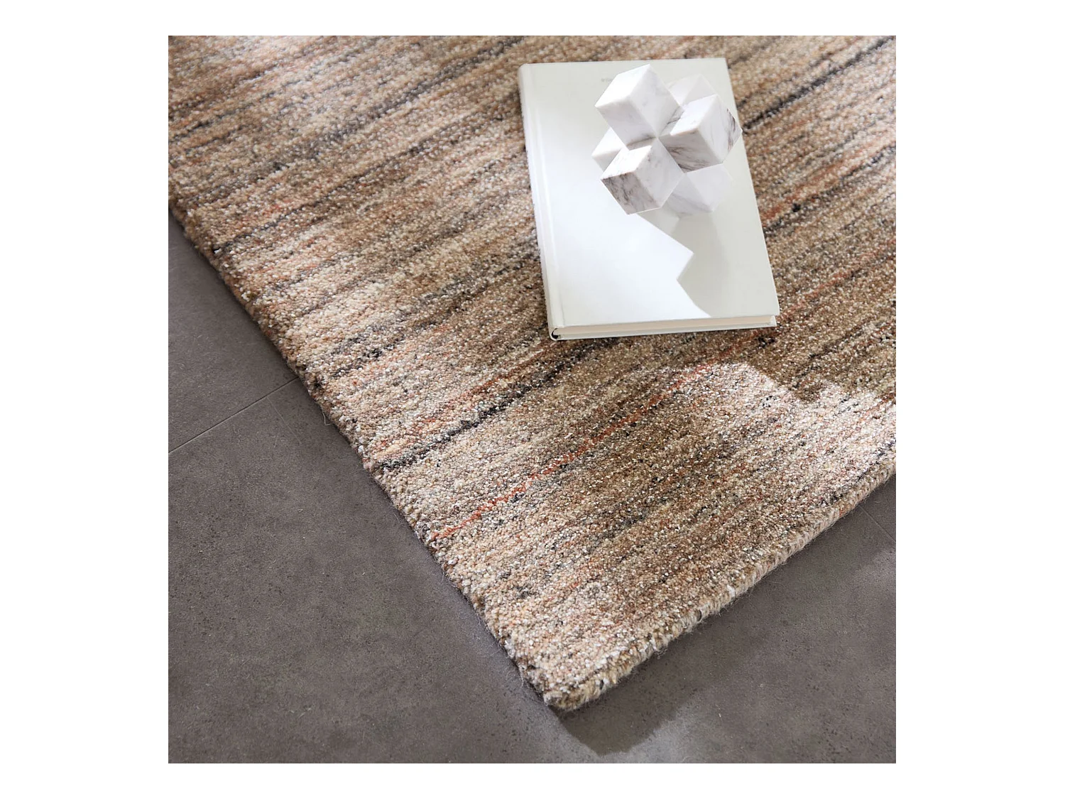 Tapis tissé à la main en laine et viscose 70x140 cm rose Sandiego