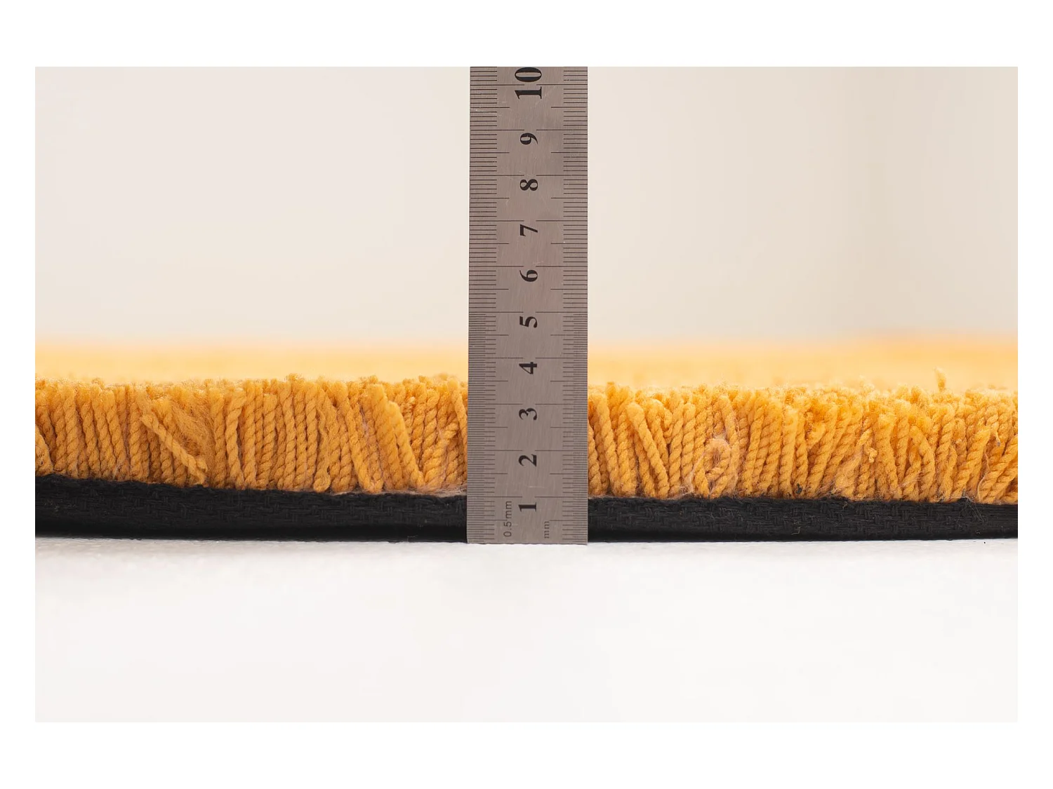 Tapis Shaggy tufté à la main 140x140 cm or Cozy