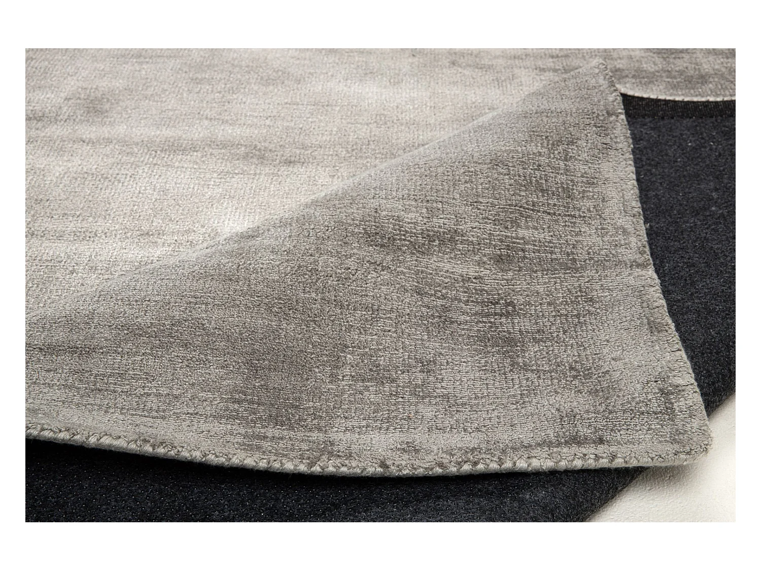 Handgewebter Viskoseteppich 140x200 cm Grau Shine