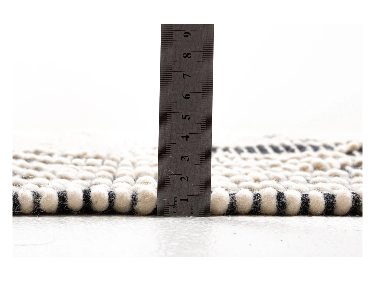 Handgewebter Teppich im Ethno Design 140x140 cm Grau Colored Macrame