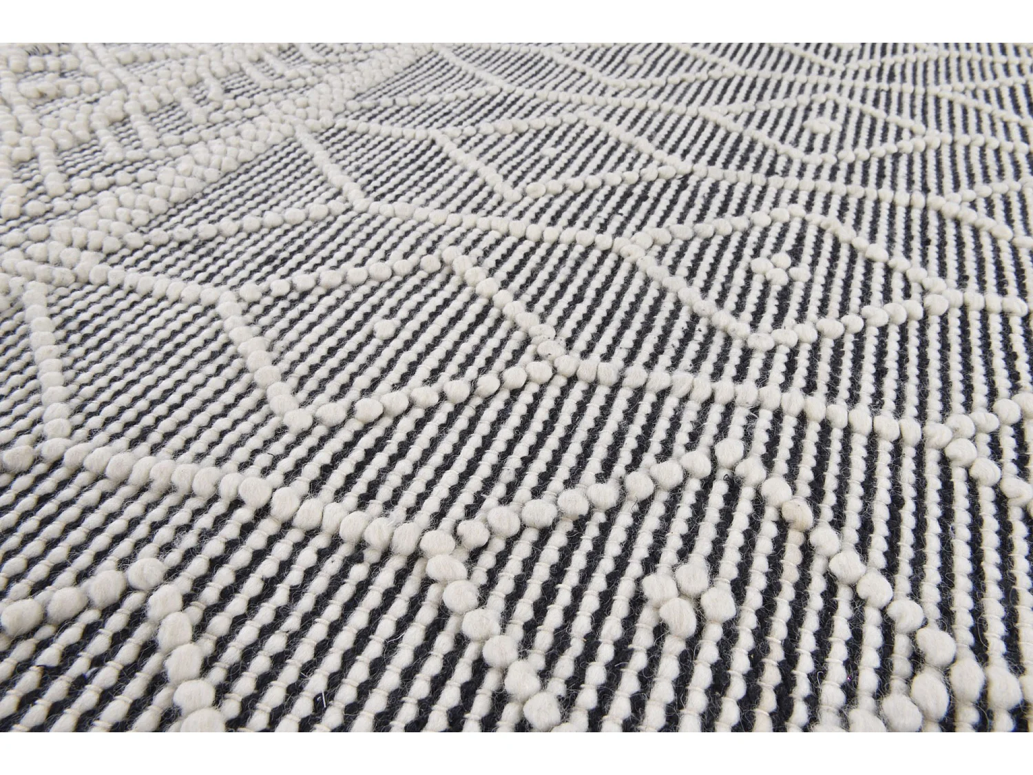 Tapis tissé à la main au design ethnique  140x140 cm gris Colored Macrame