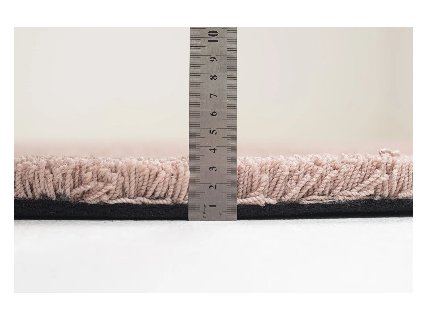 Tapis Shaggy tufté à la main 140x140 cm beige Cozy