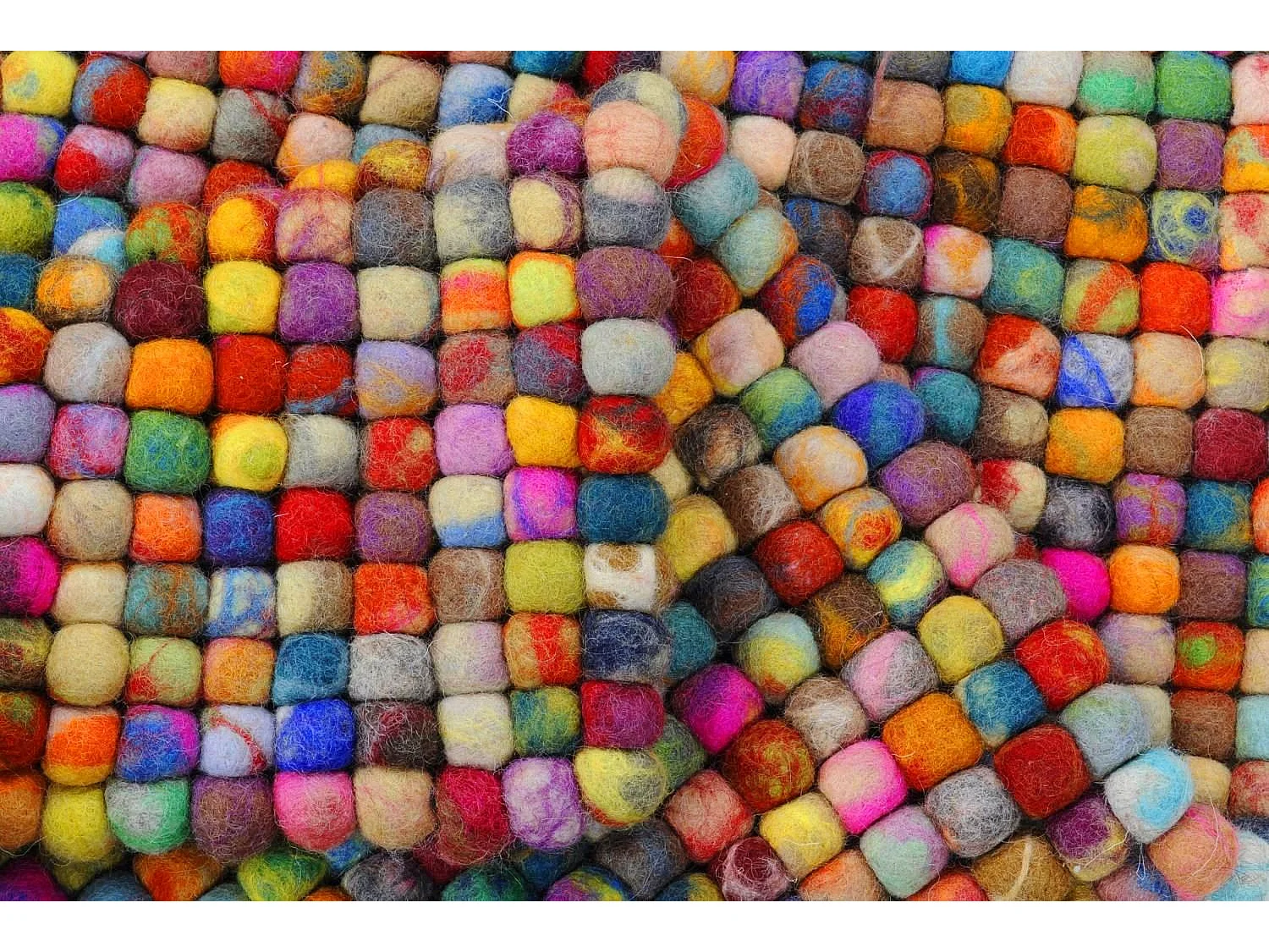 Handgemaakt viltbal-tapijt 40x60 cm veelkleurig Felty 2.2