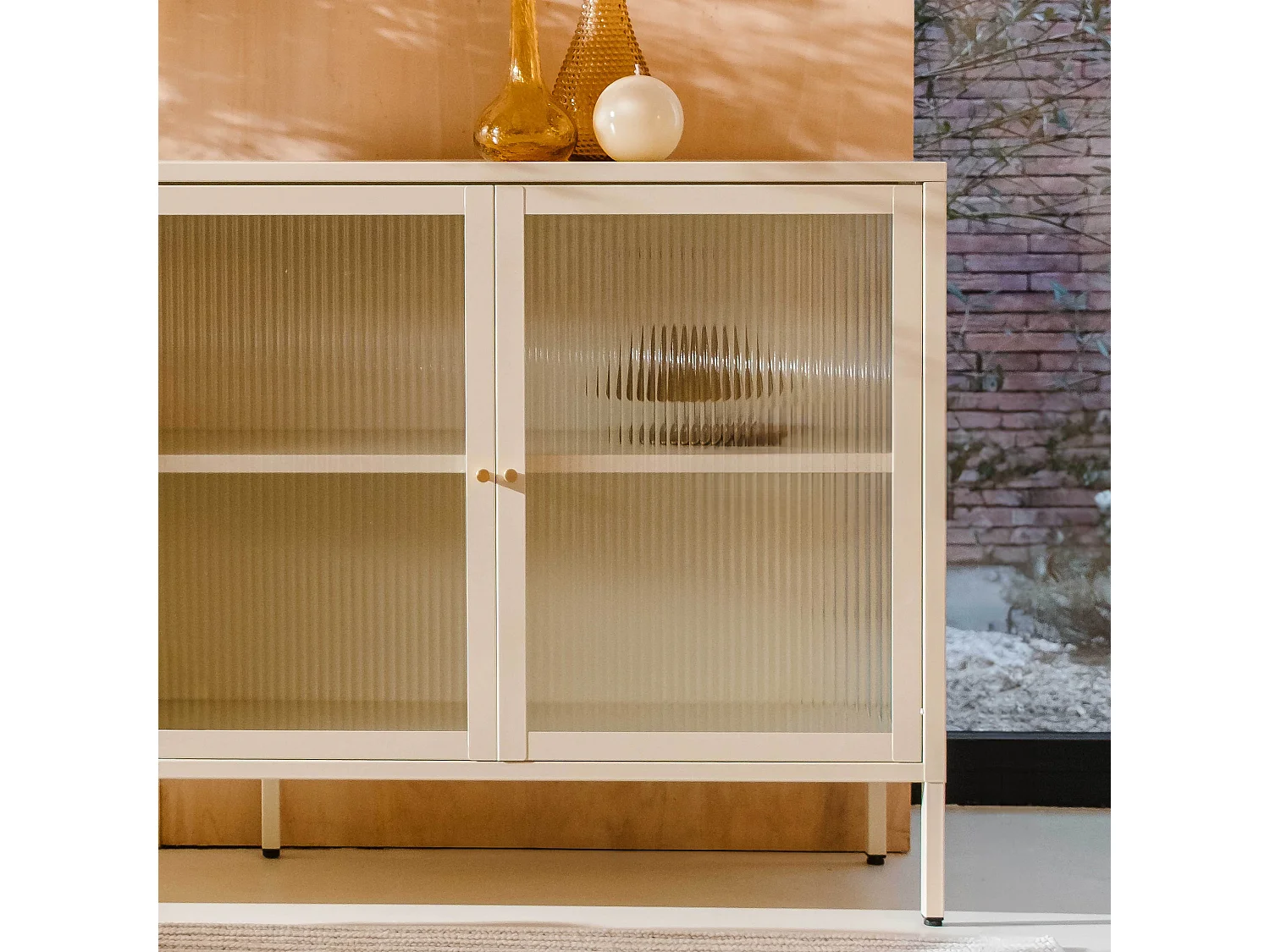 Moderne buffetkast met 3 deuren, L 140 cm, ecru metaal