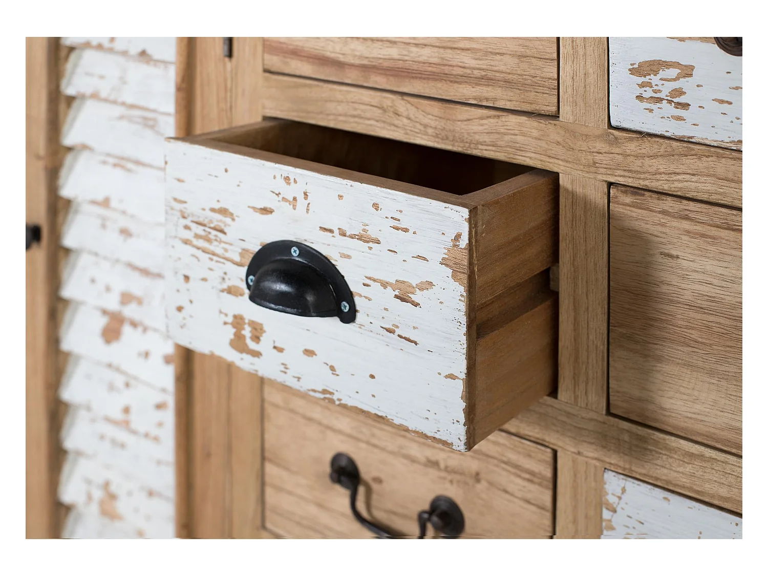 Sideboard aus massivem Mindiholz mit 12 Schubladen und 2 Türen