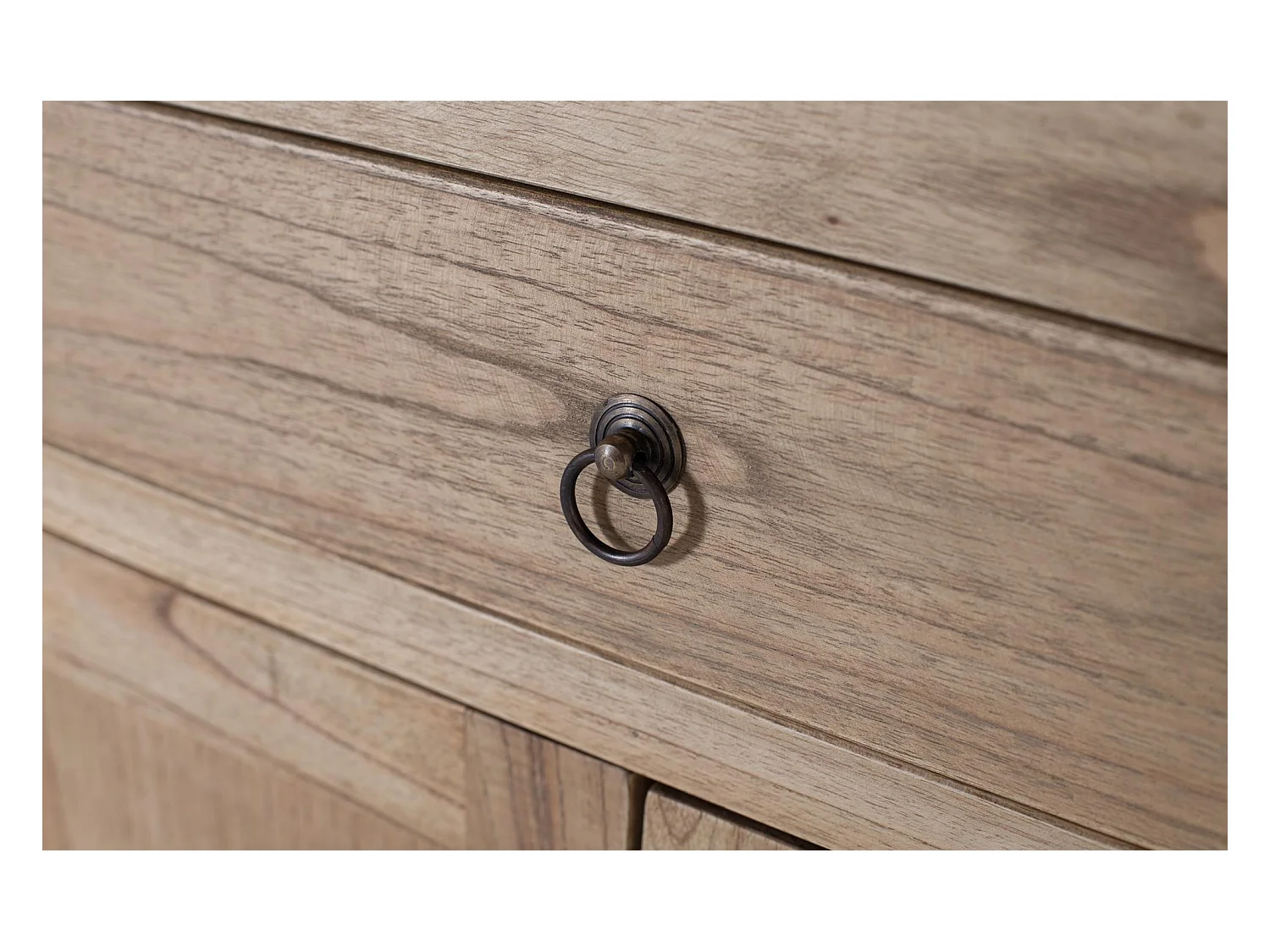 Credenza in legno massello di mindi realizzata a mano