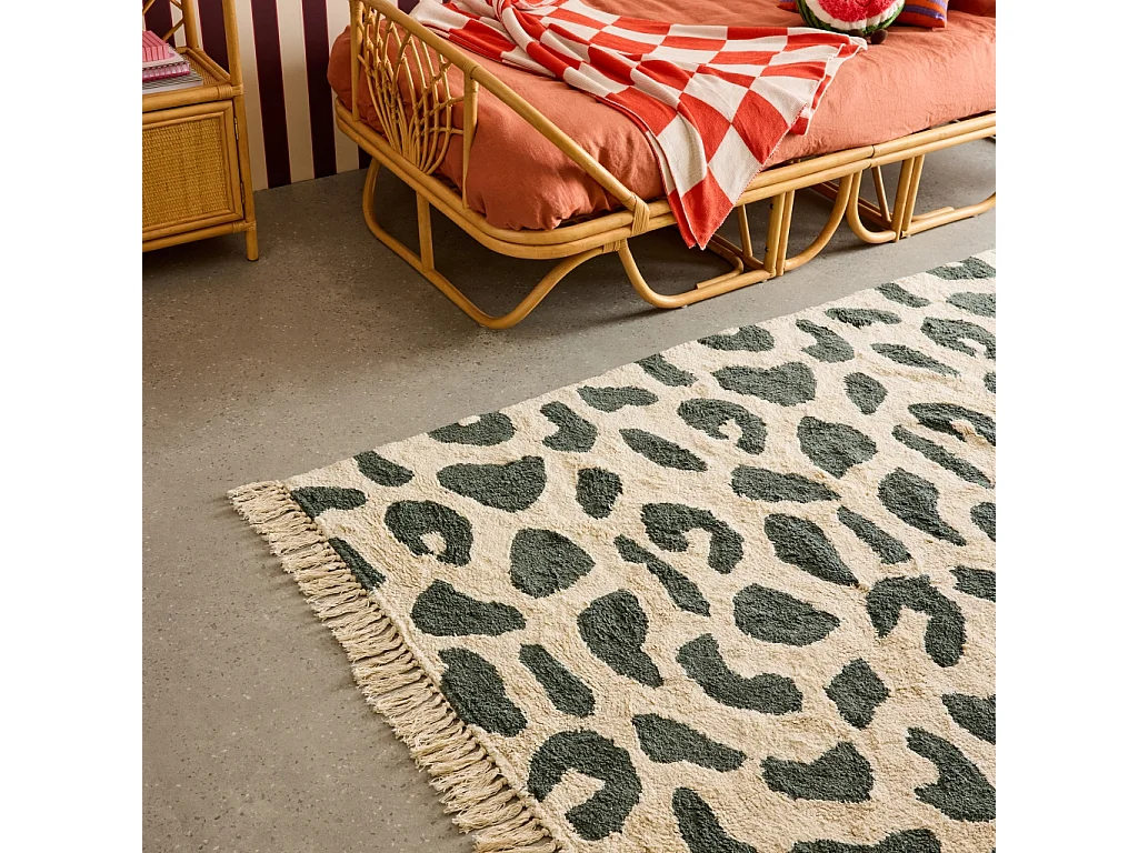 Tappeto interno cotone motivo maculato verde scuro con frange