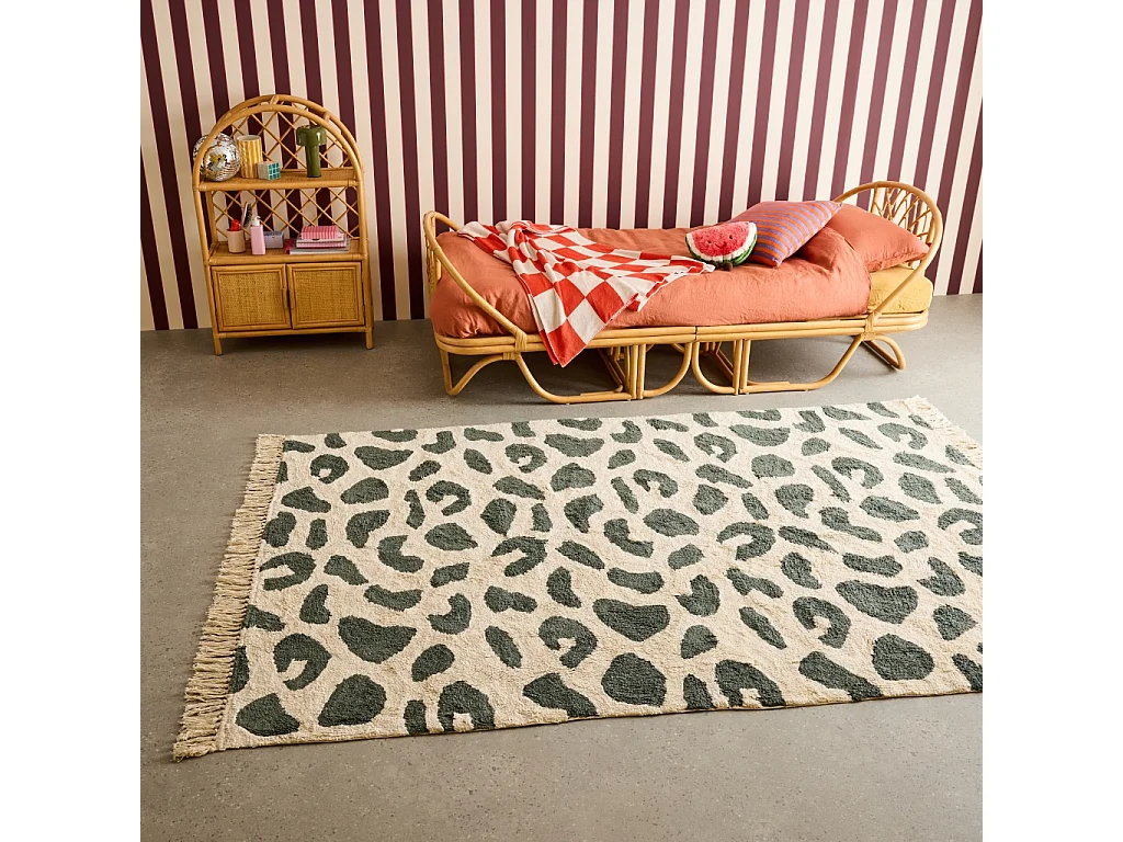 Tappeto interno cotone motivo maculato verde scuro con frange