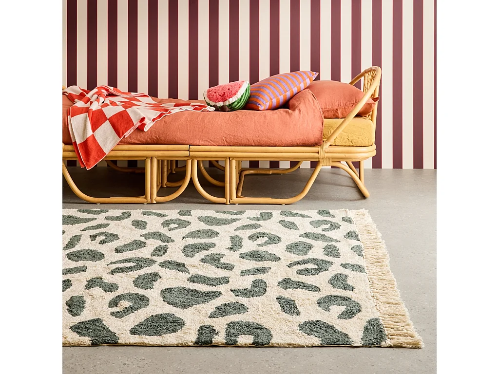Tappeto interno cotone motivo maculato verde scuro con frange, Glen, 170x120x1 cm