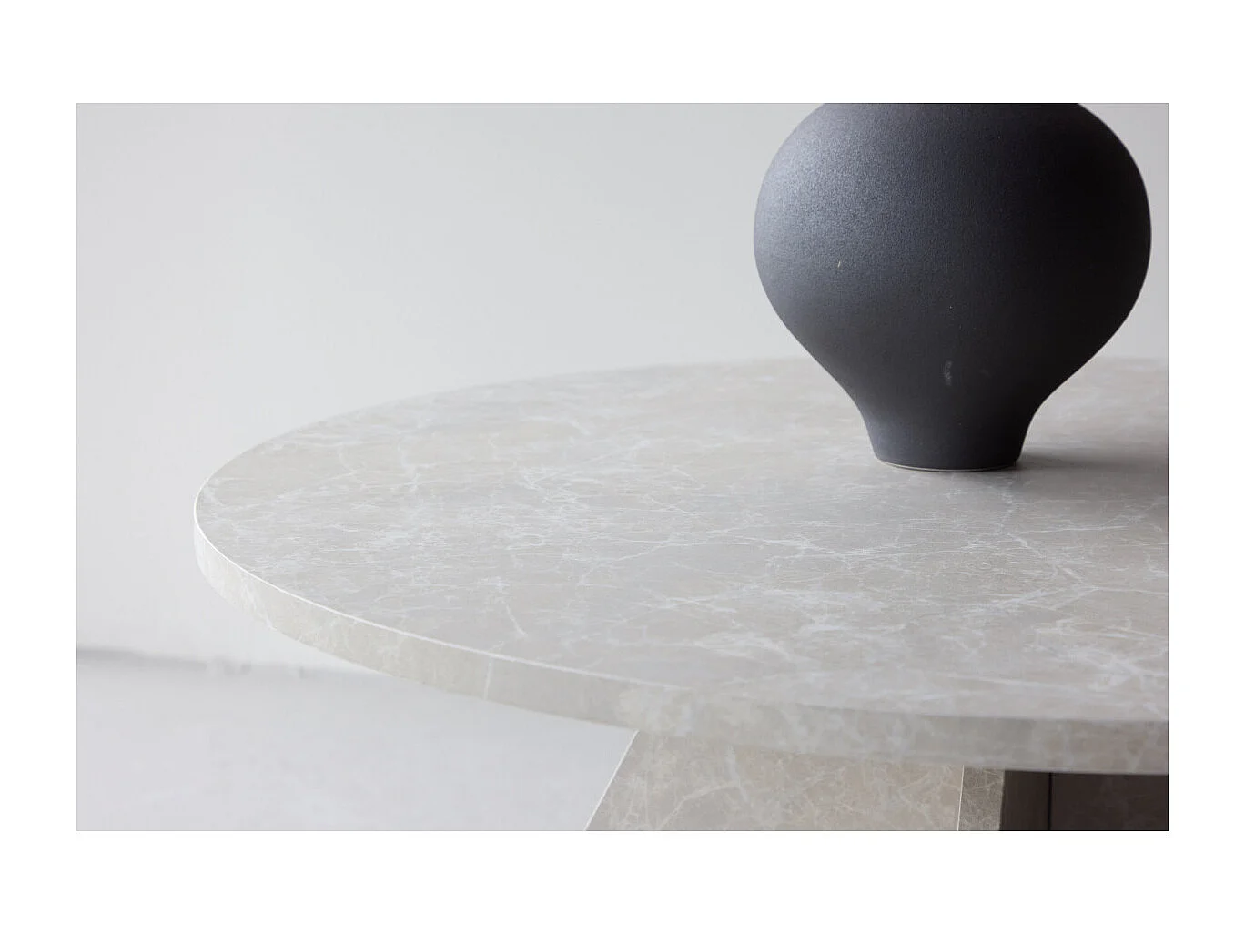 Table Basse Effet Marbre "﻿Bootcut" 80cm Beige