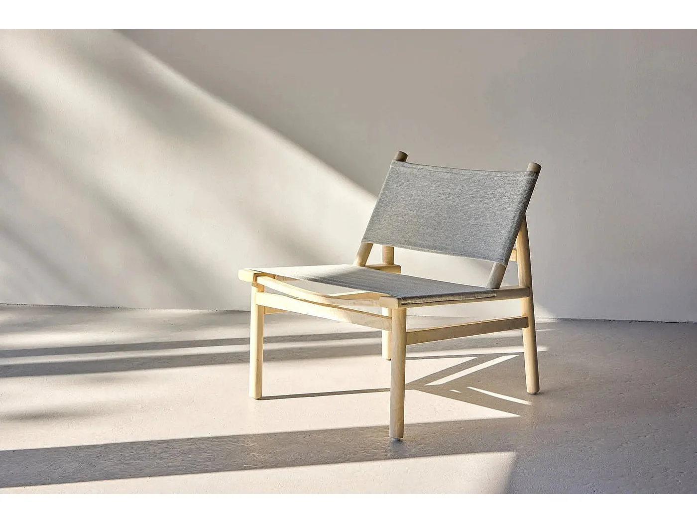 Fauteuil Bas en Bois "Millo" 70cm Naturel