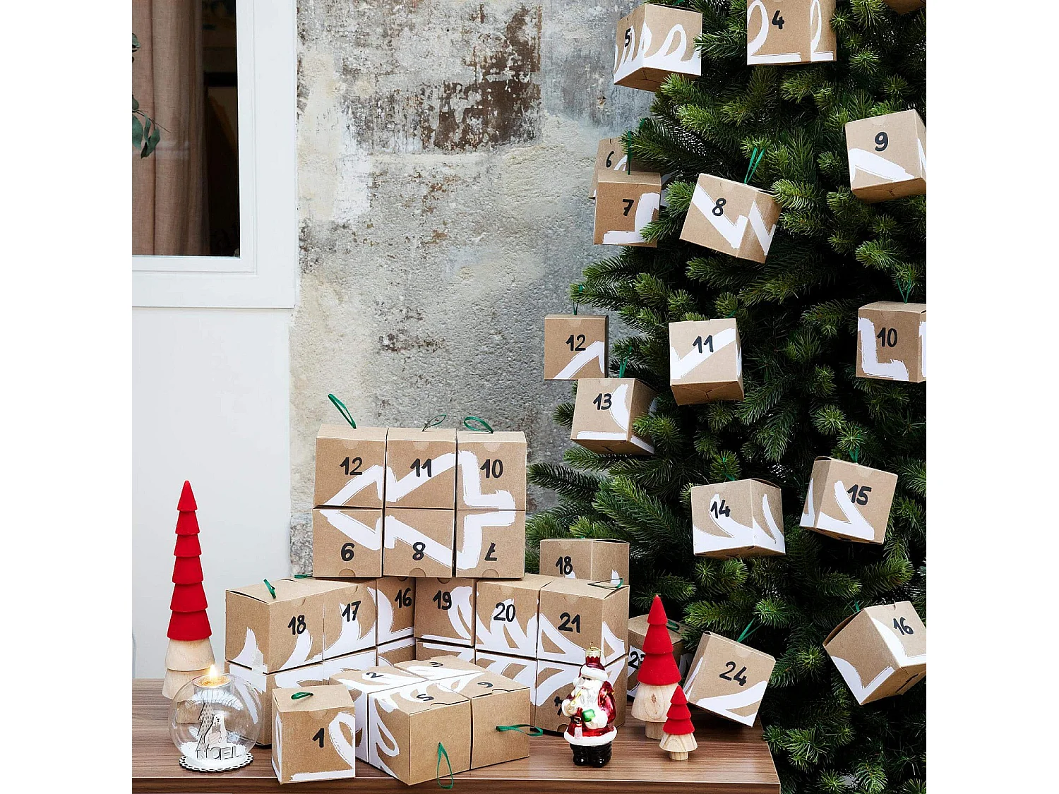 Décoration de Noël - Calendrier de l'avent en papier - 24 boîtes - Design by Habitat Design Studio