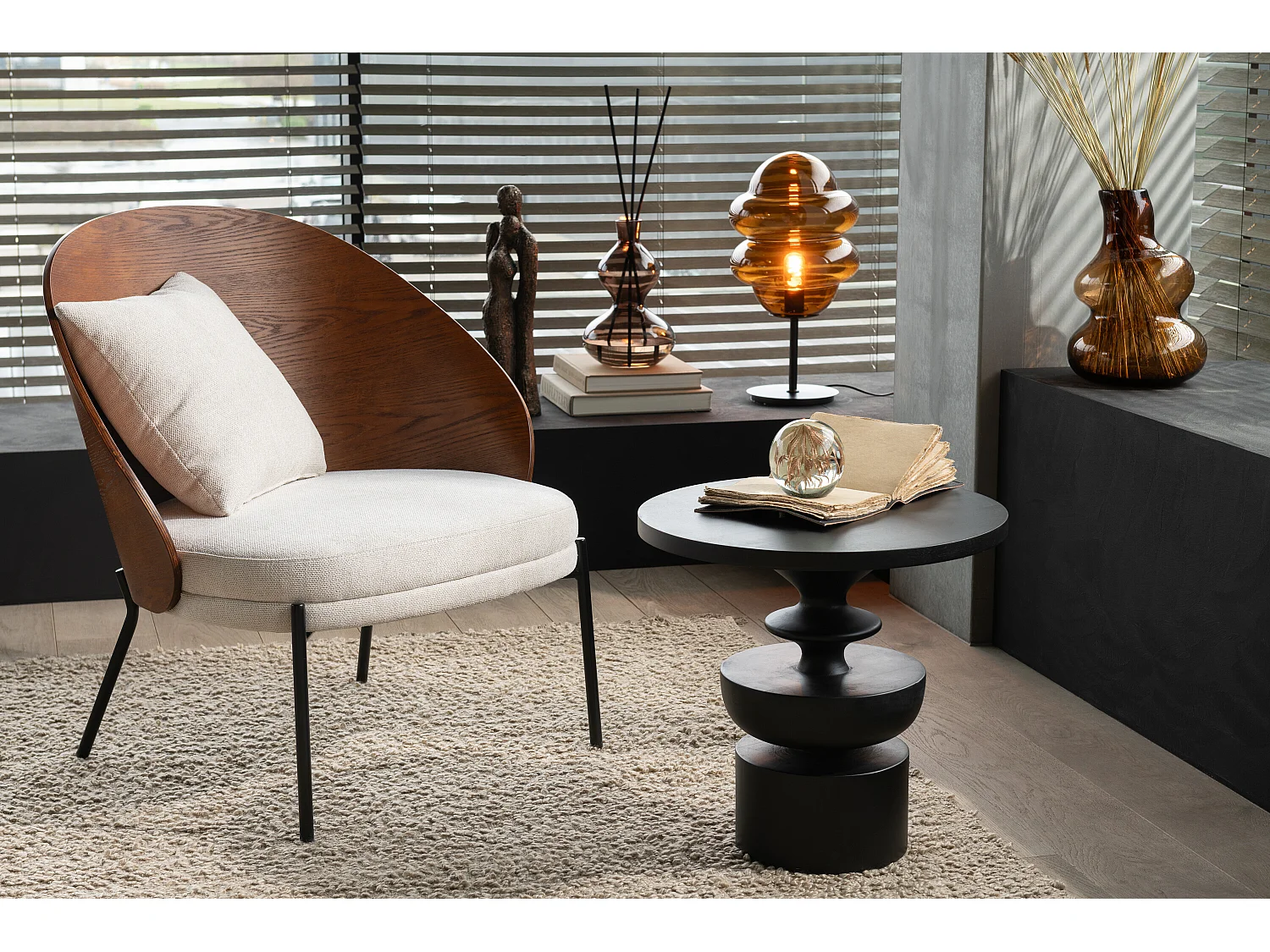 Sillón LONE – Confort moderno y silueta envolvente-Color Marrón