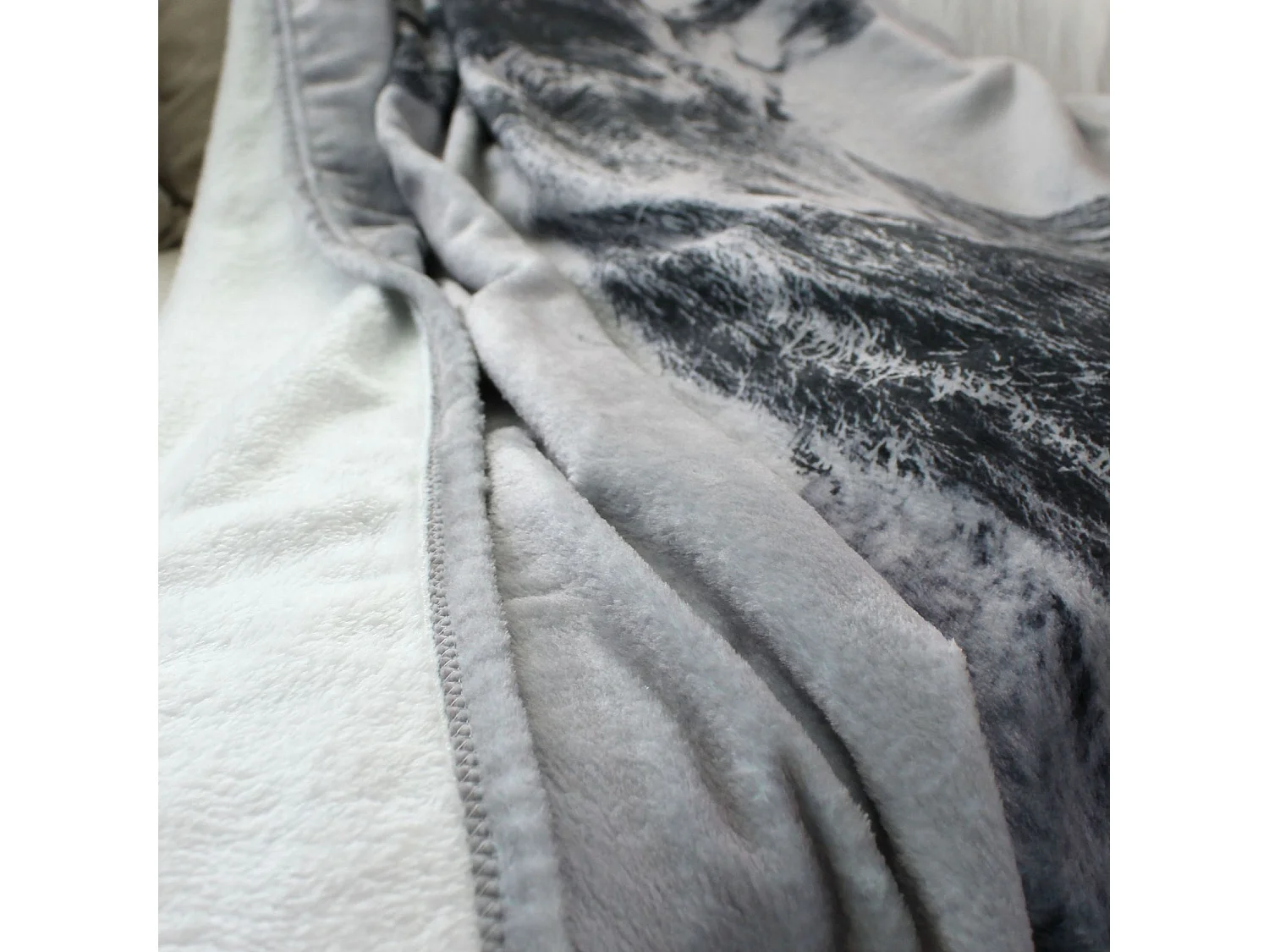 Plaid en Flanelle Imprime "Epicéa" 130x170cm Gris Foncé