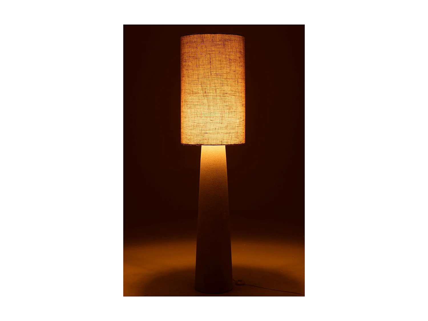 Lámpara de pie de yute y fibra de vidrio