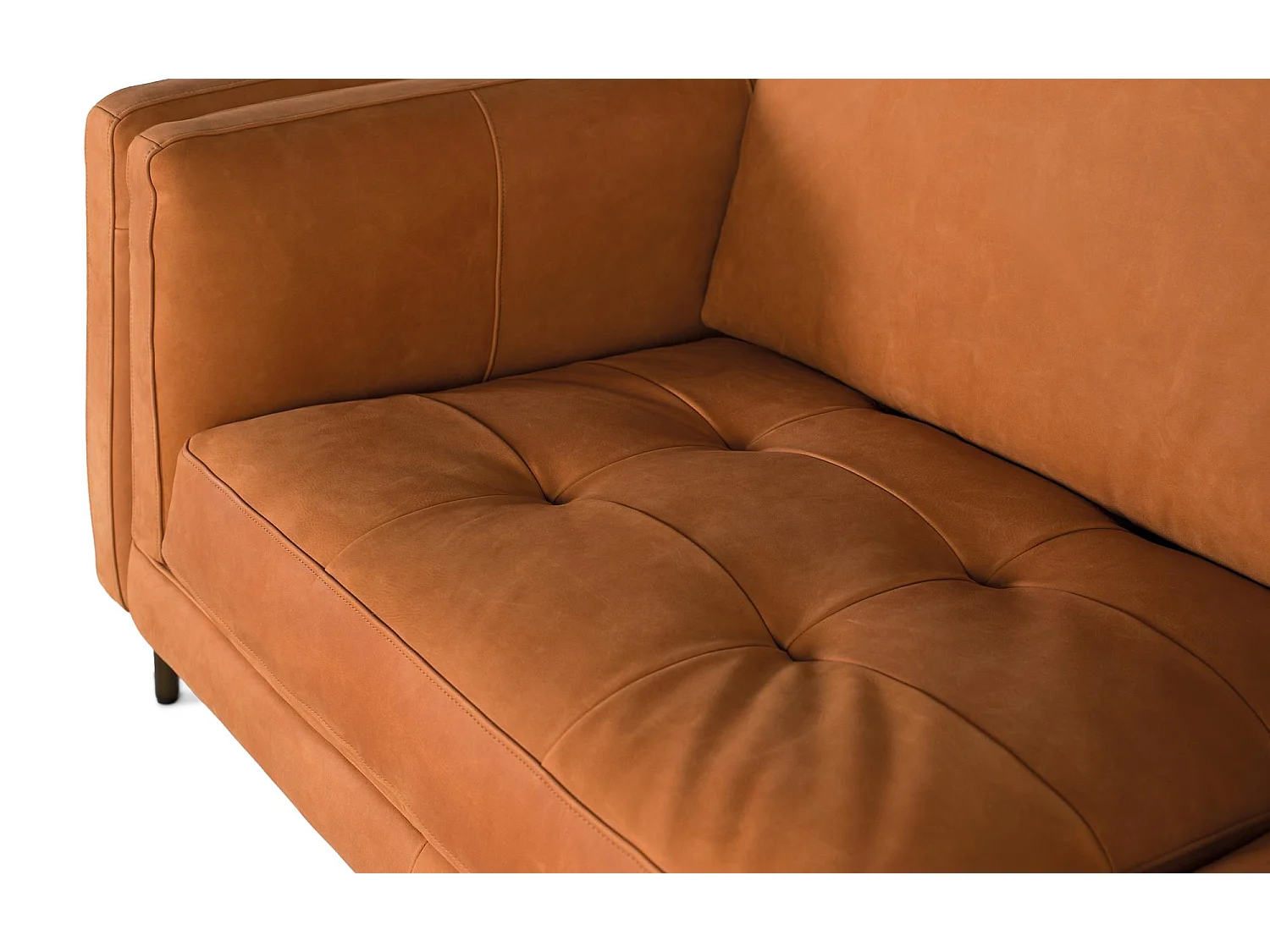 Sofá tapizado en piel estilo vintage y patas de metal 5 plazas