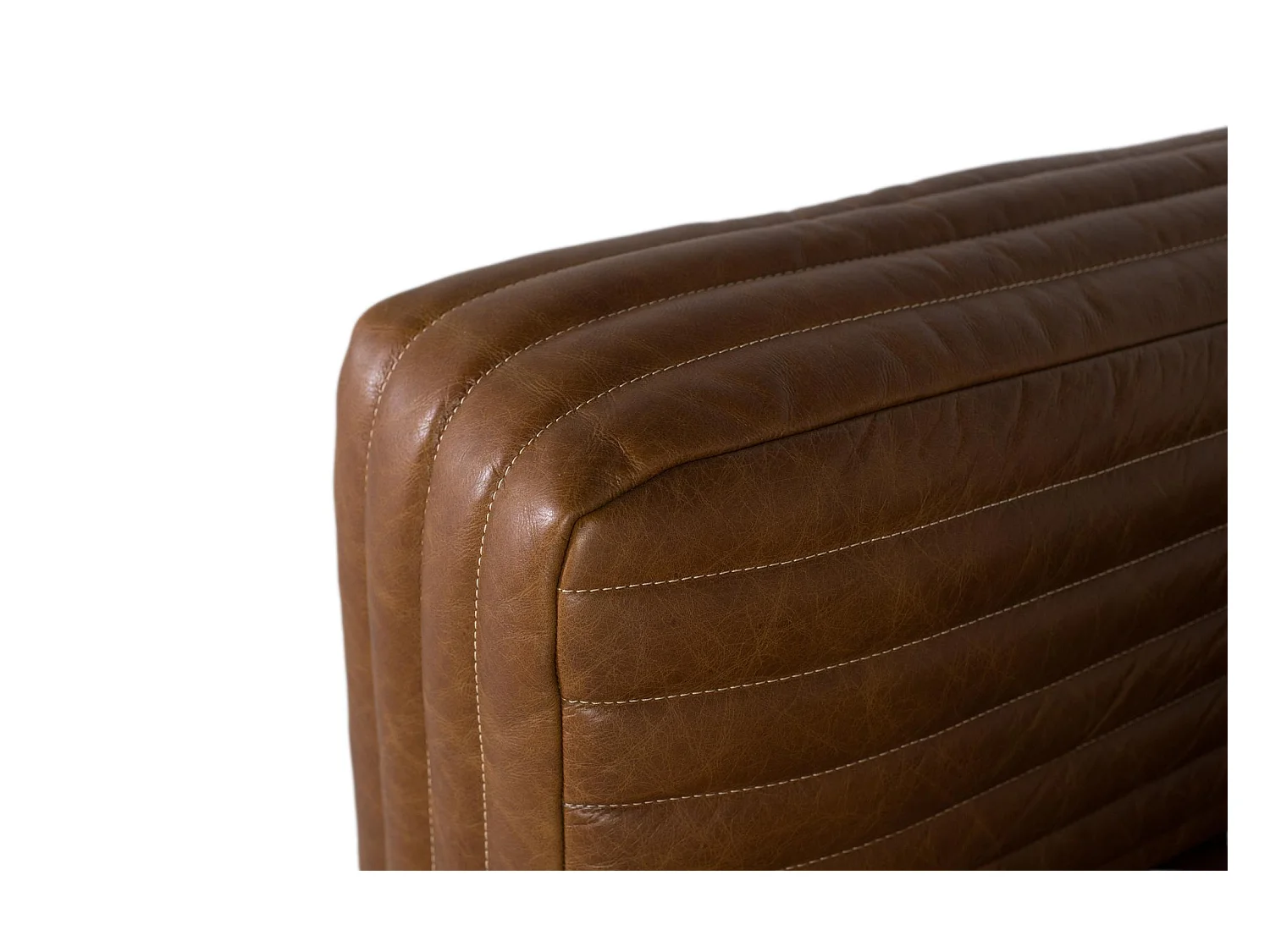 Fauteuil rembourré en cuir de forme cubique et pieds en acier