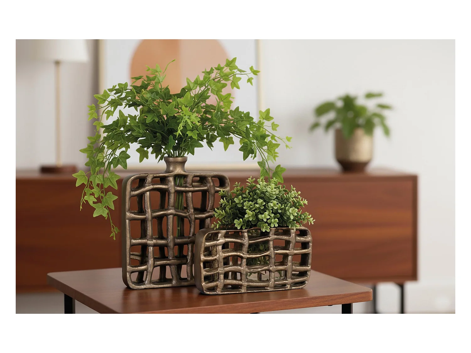 Ensemble de 2 figures décoratives en bronze de forme rectangulaire