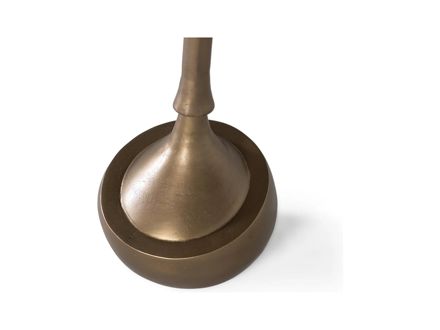 Salontafel van metaal met een bronzen afwerking