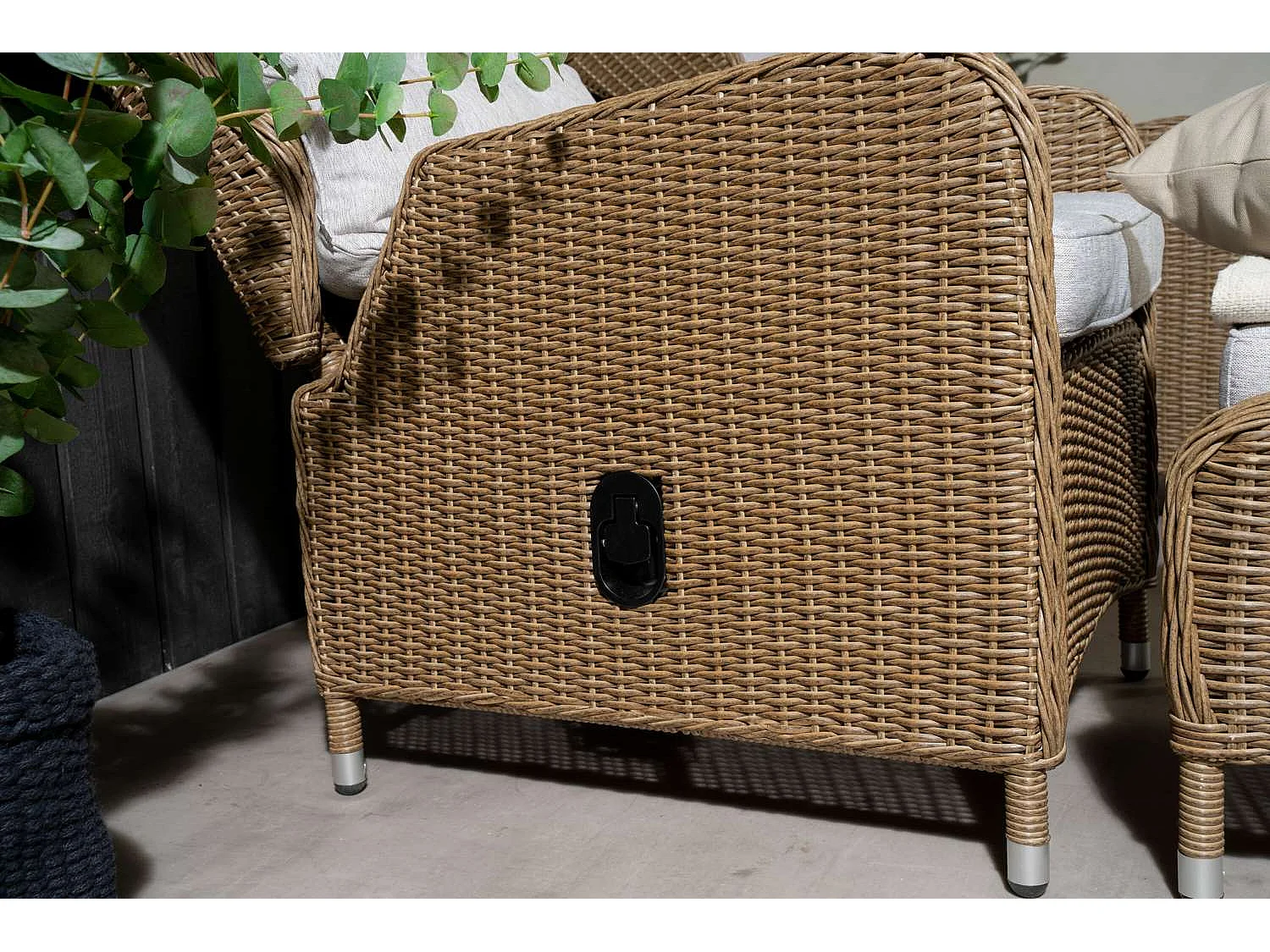 Washington lounge set 2 fauteuils, 2 poefs, 1 salontafel natuur.