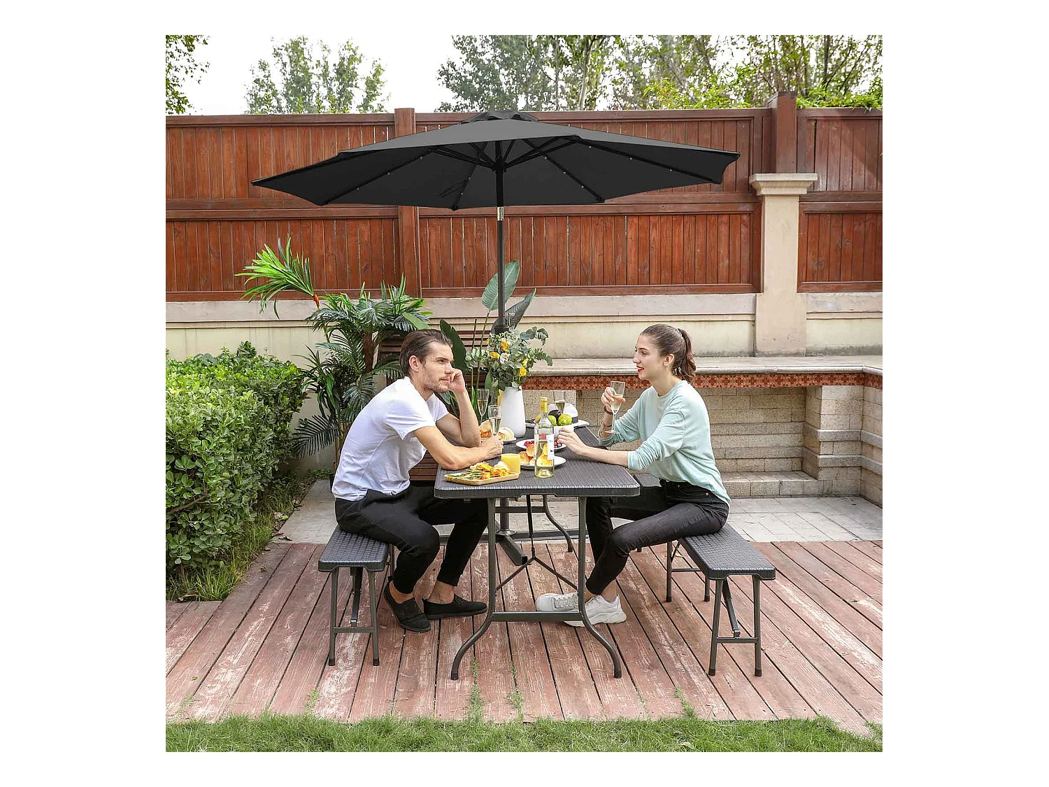 Sonnenschirm mit LED-Solar-Beleuchtung