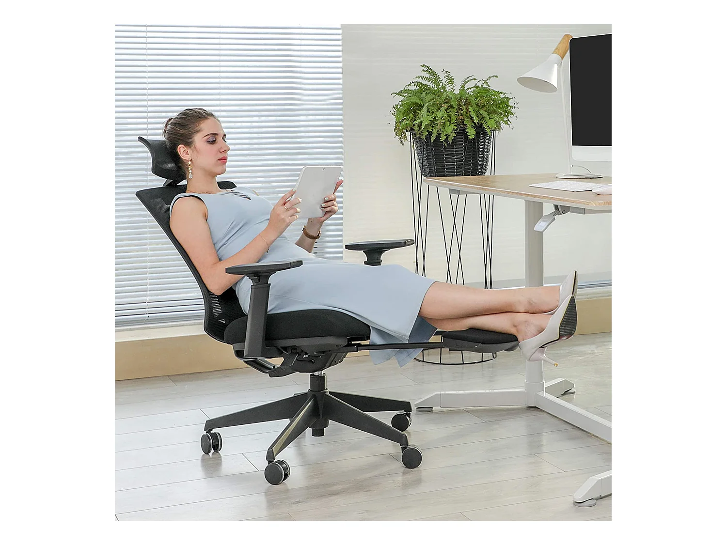 Bürostuhl mit Lordosenstütze San Salvador