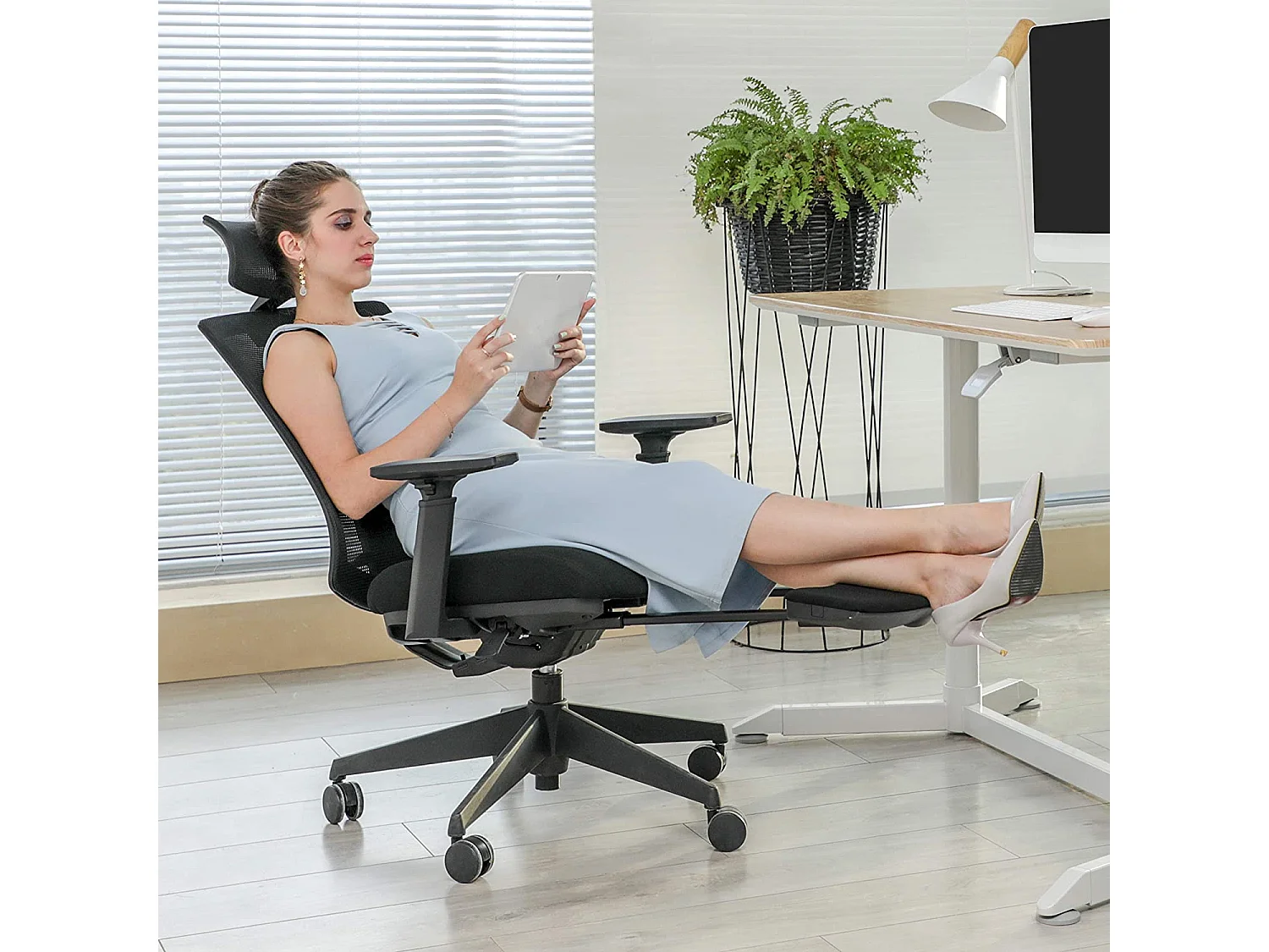 Bürostuhl mit Lordosenstütze San Salvador