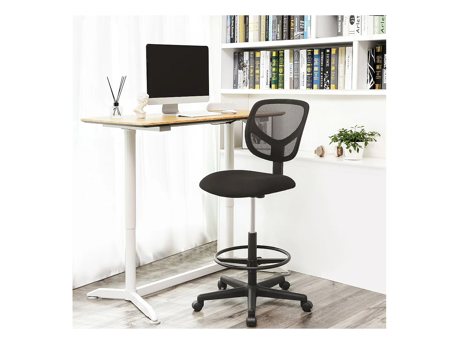 Bürostuhl mit Netzbezug