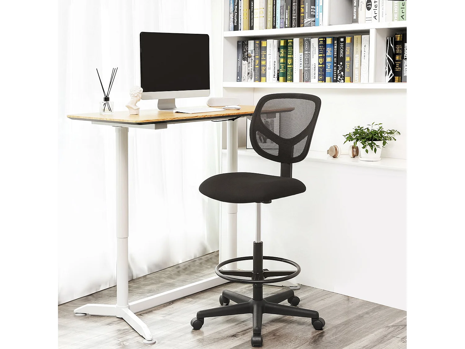 Bürostuhl mit Netzbezug