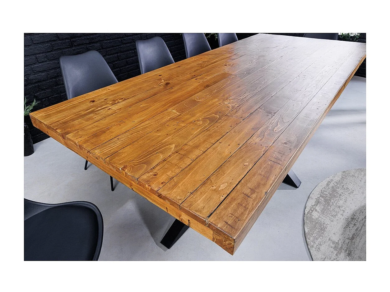 Table de salle à manger SOLARA – Bois de pin recyclé verni et métal noir – 240 cm – Style industriel