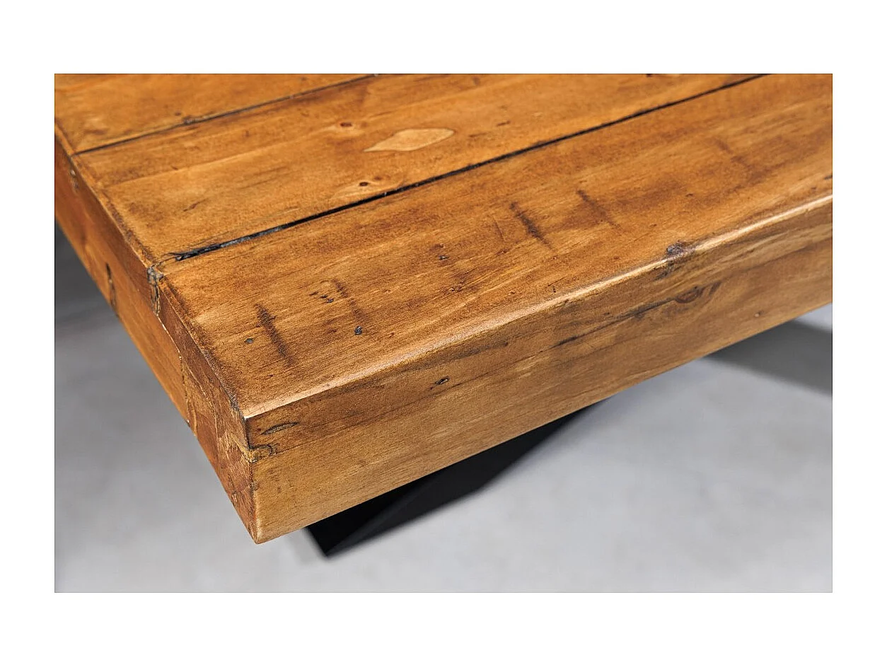 Table de salle à manger SOLARA – Bois de pin recyclé verni et métal noir – 240 cm – Style industriel