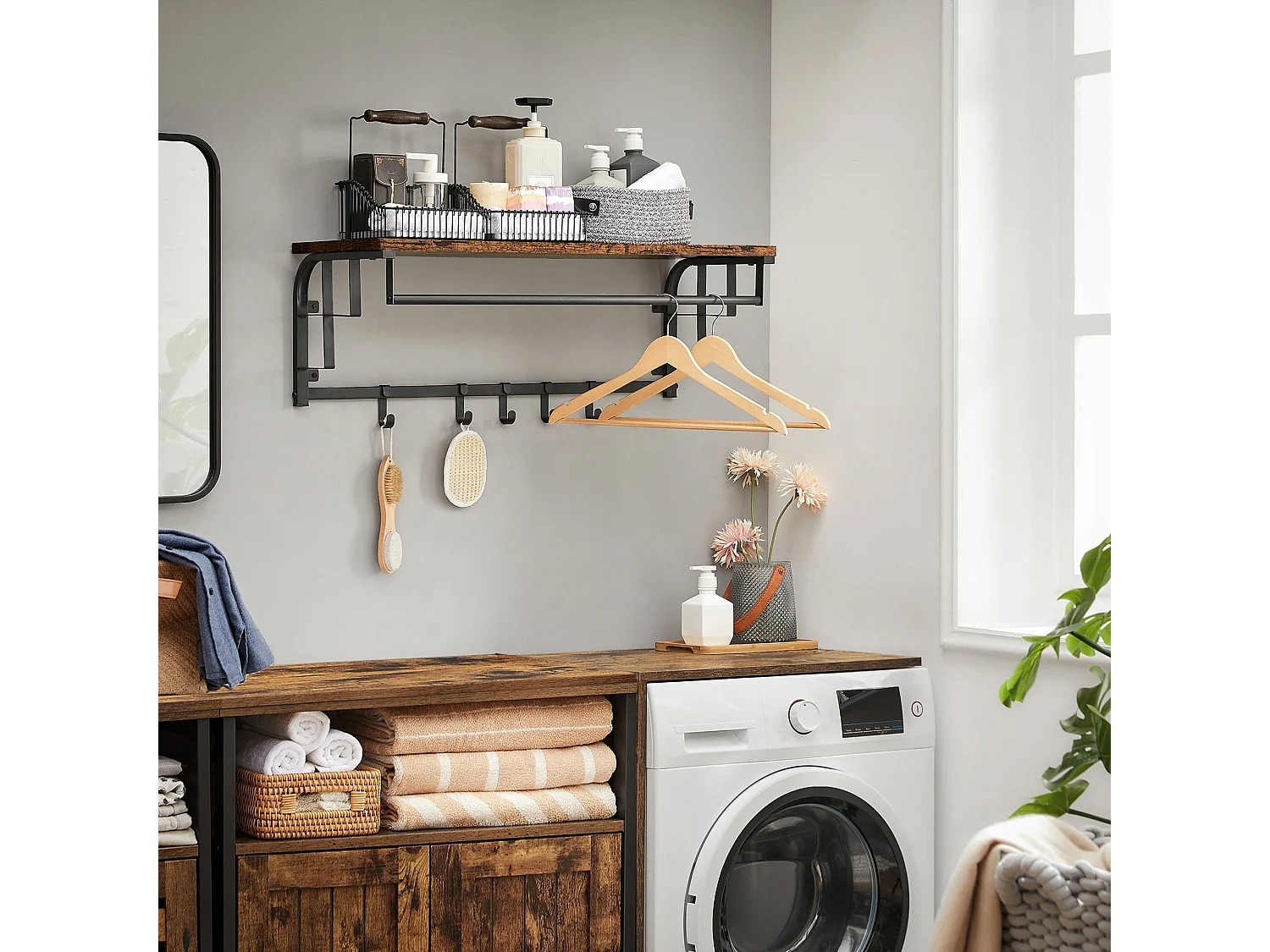 Wandgarderobe mit  abnehmbaren Haken