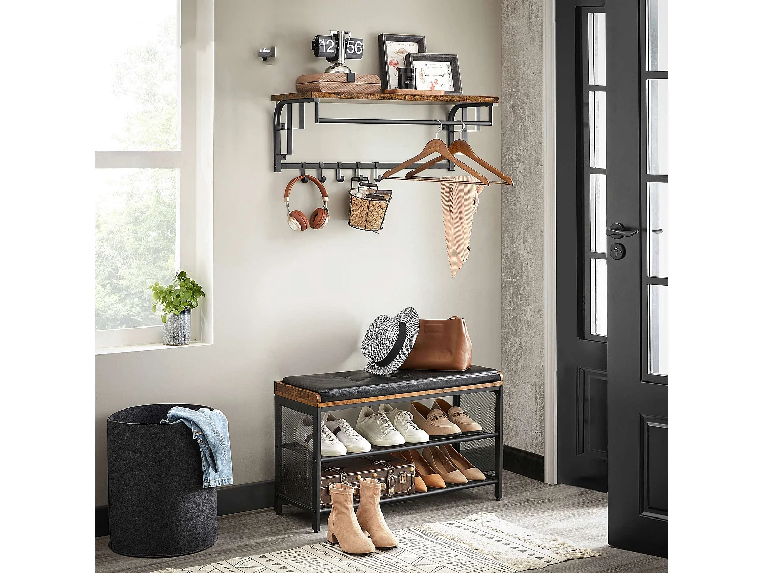 Wandgarderobe mit  abnehmbaren Haken