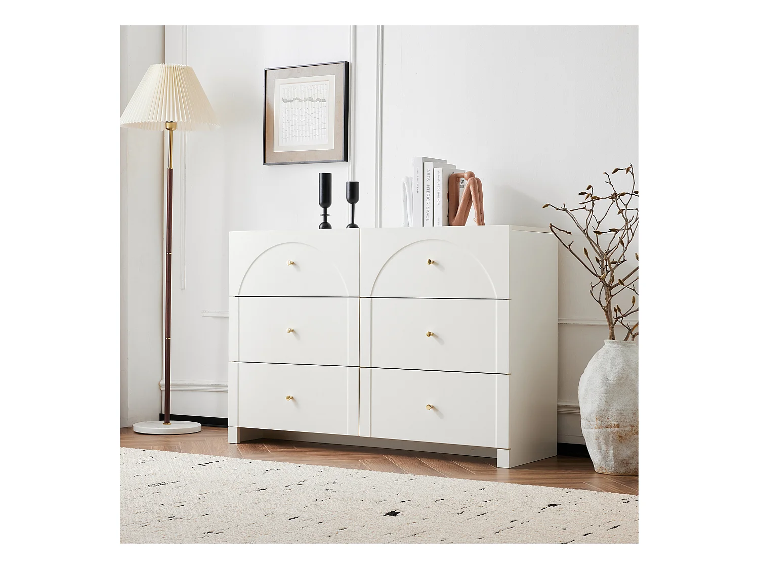 Commode blanche avec 6 tiroirs, poignées dorées , arches courbes