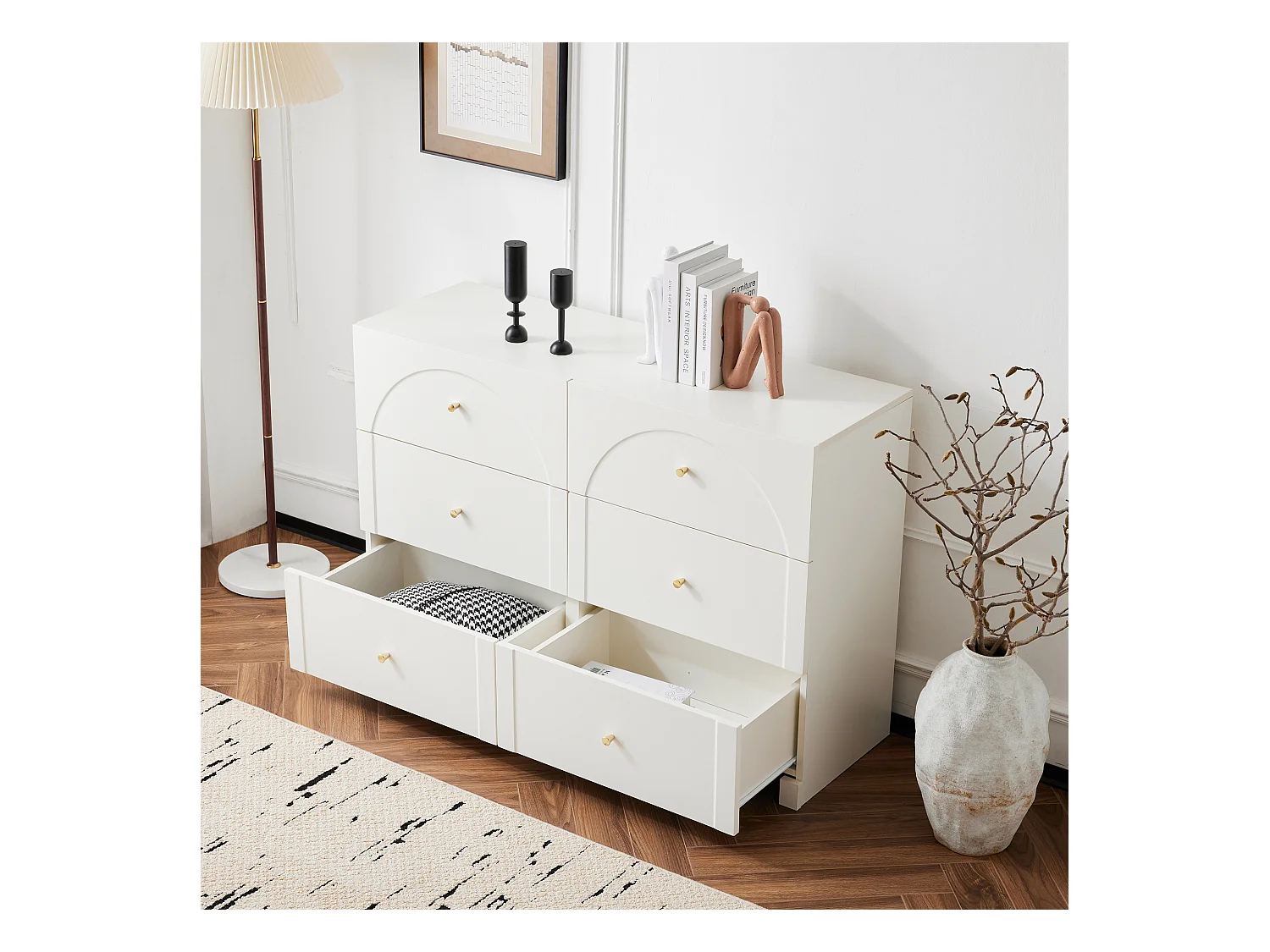 Commode blanche avec 6 tiroirs, poignées dorées , arches courbes