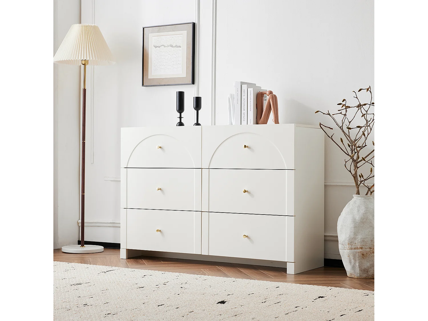 Commode blanche avec 6 tiroirs, poignées dorées , arches courbes