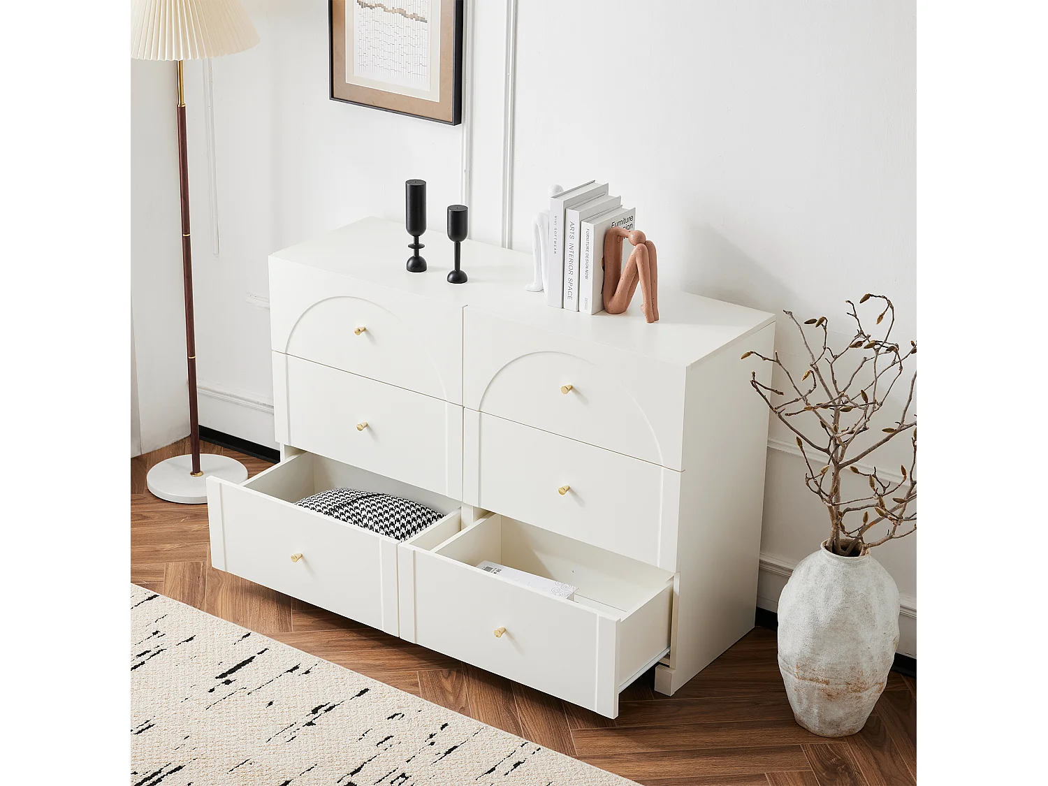 Commode blanche avec 6 tiroirs, poignées dorées , arches courbes