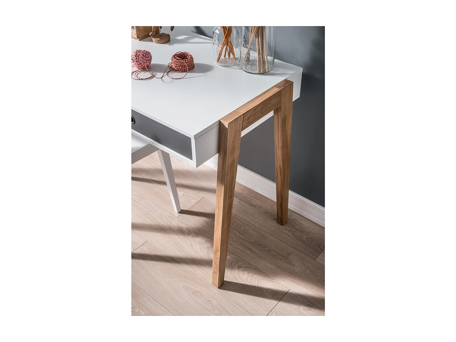Vox Concept skrivebord med 2 skuffer, grå