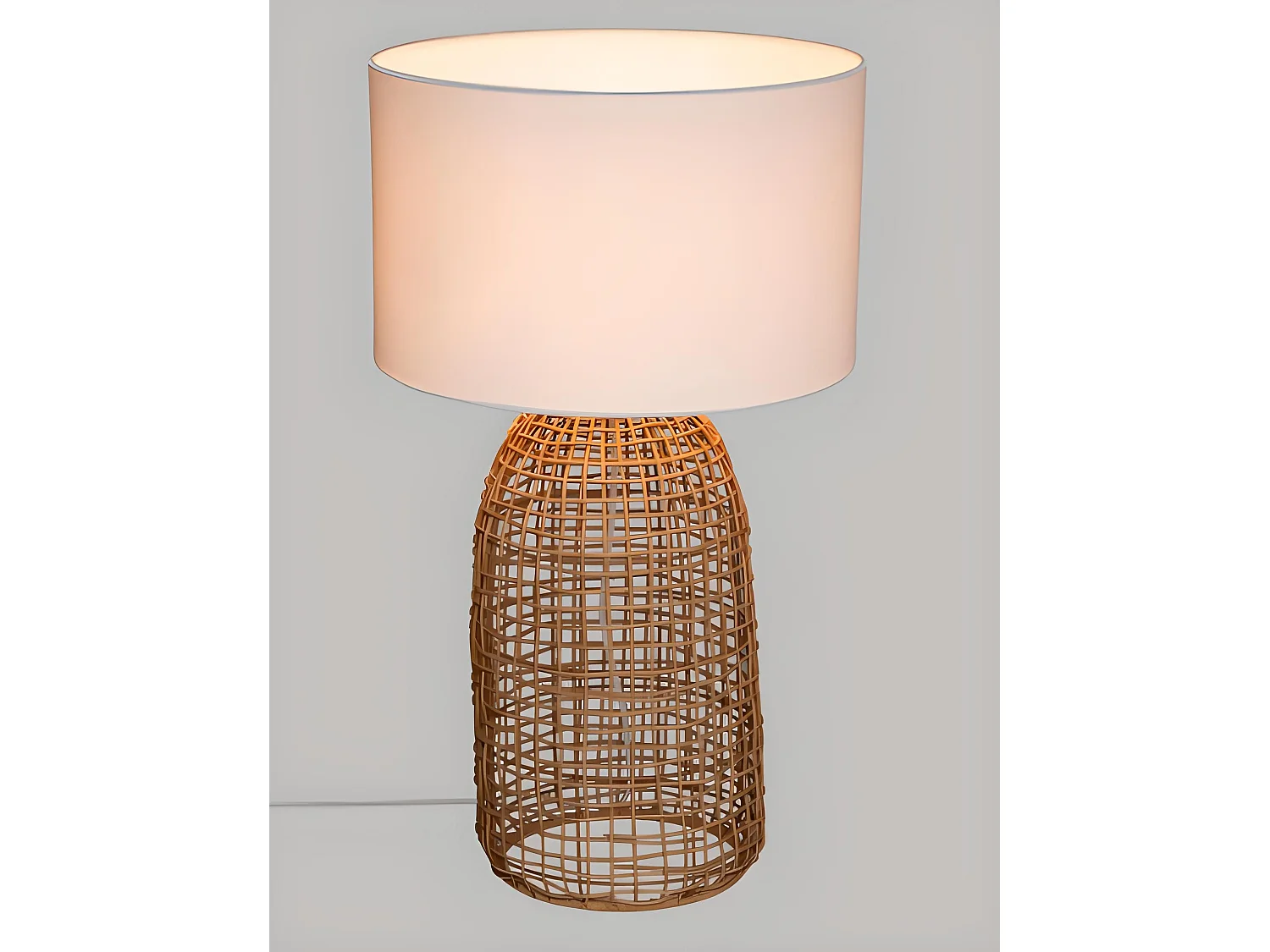 Lampe à poser en rotin coloris naturel et polyester blanc - Diamètre 32 x hauteur 55 cm