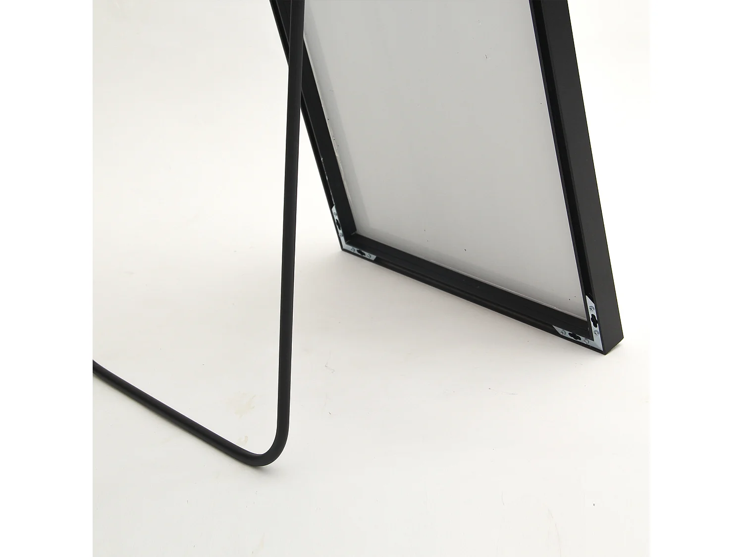 Specchio da terra 140x40 cm, cornice in alluminio nero, specchio da parete moderno da appoggiare o appendere